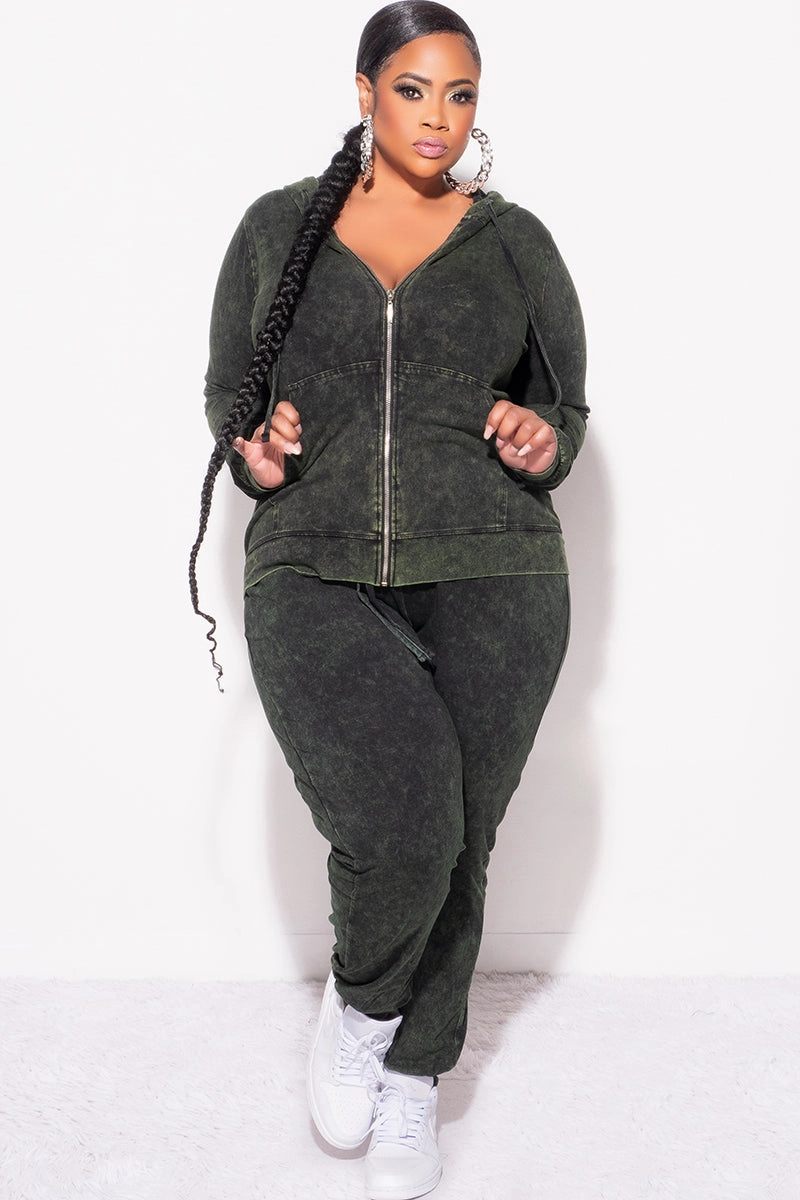 Final Sale Plus Size 2-Pc Set in Army Green Flexible Wear Flatlock Seams