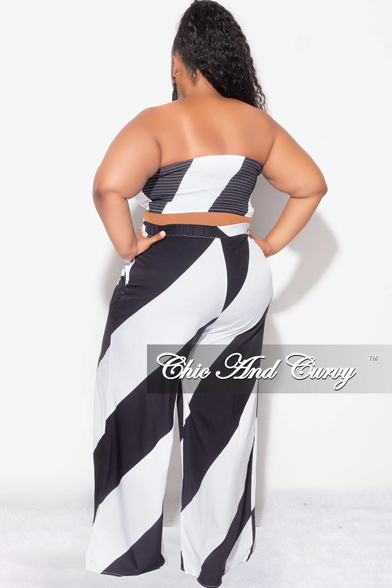 Final Sale Plus Size 2pc Bra Top and Pants Set Black and White Design Print Multi Pocket Configuration