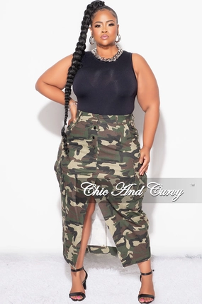 Core Style Smart Utility Final Sale Plus Size Cargo Skirt with Front Slit in Camouflage Print