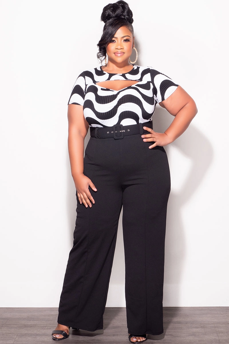 UVProtection Final Sale Plus Size Short Sleeve Top with Front Cutout in Black and White