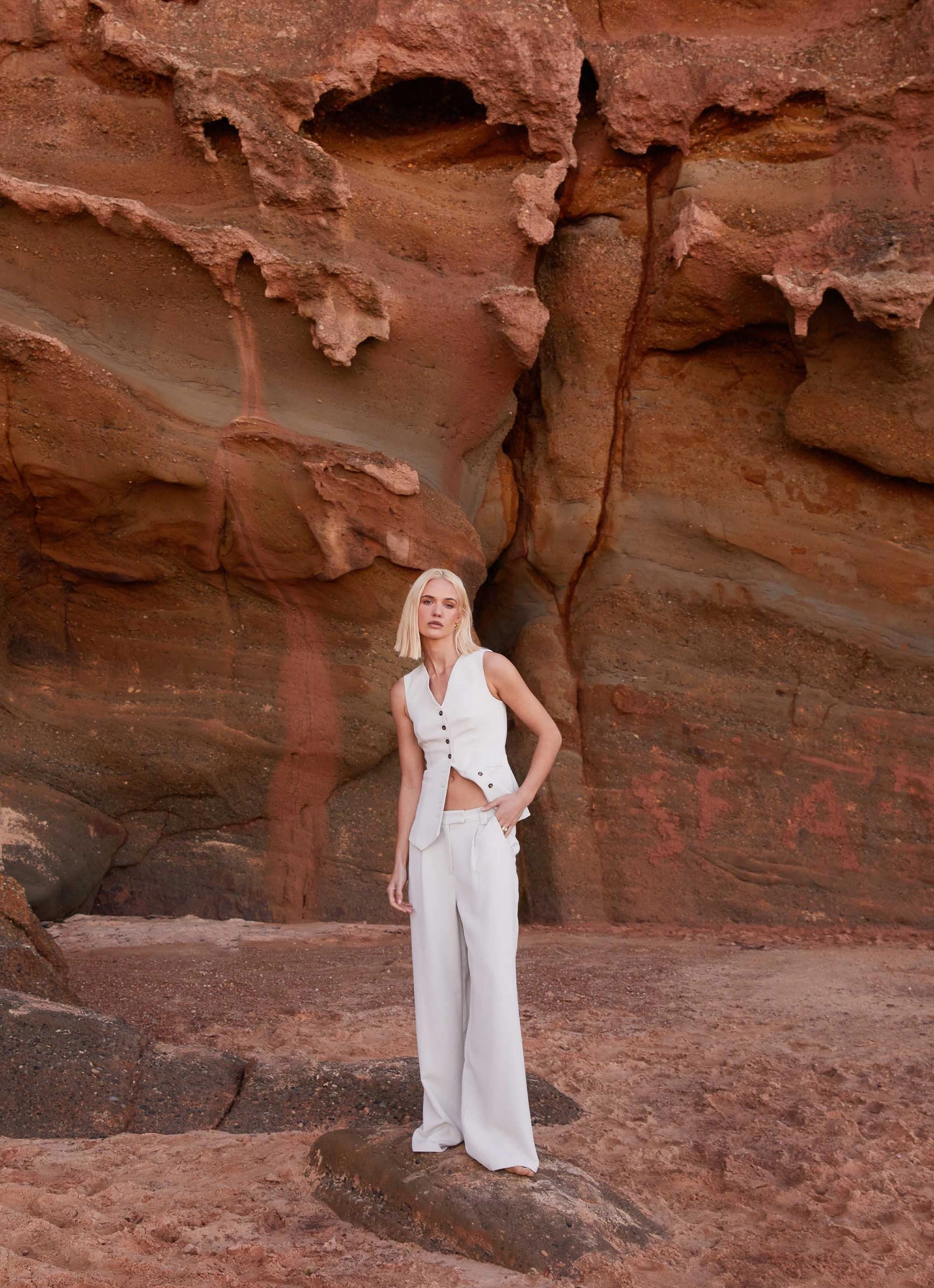 Alexis Vest Top - Pebble PocketPlacement Autumn Layers