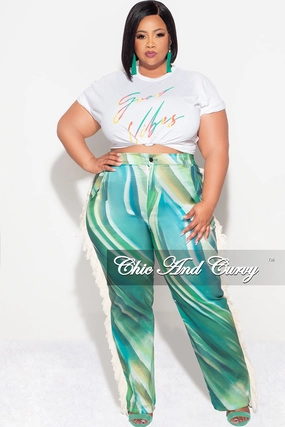 Final Sale Plus Size "Good Vibes" Graphic T-Shirt Roll-up style Classic Fit