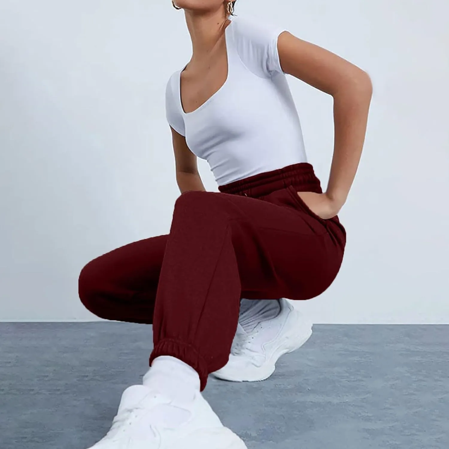 Fleece Joggers for Women Casual Elastic Waist Baggy Sweatpants Athletic Workout Sport Pants Lounge Pants with Pockets