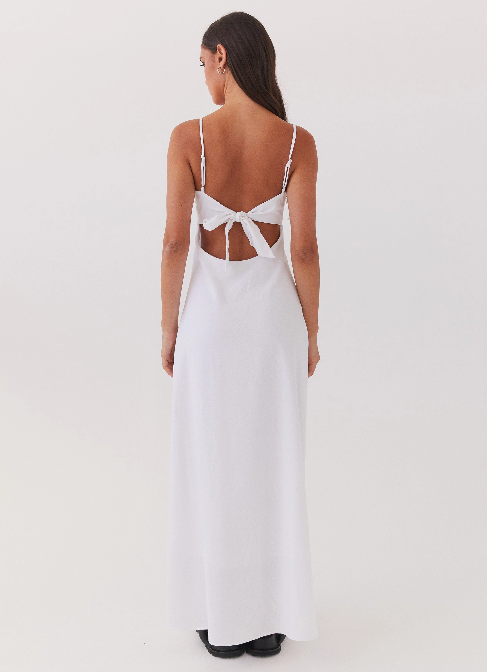 Flora Linen Maxi Dress - White Soft-touch daywear