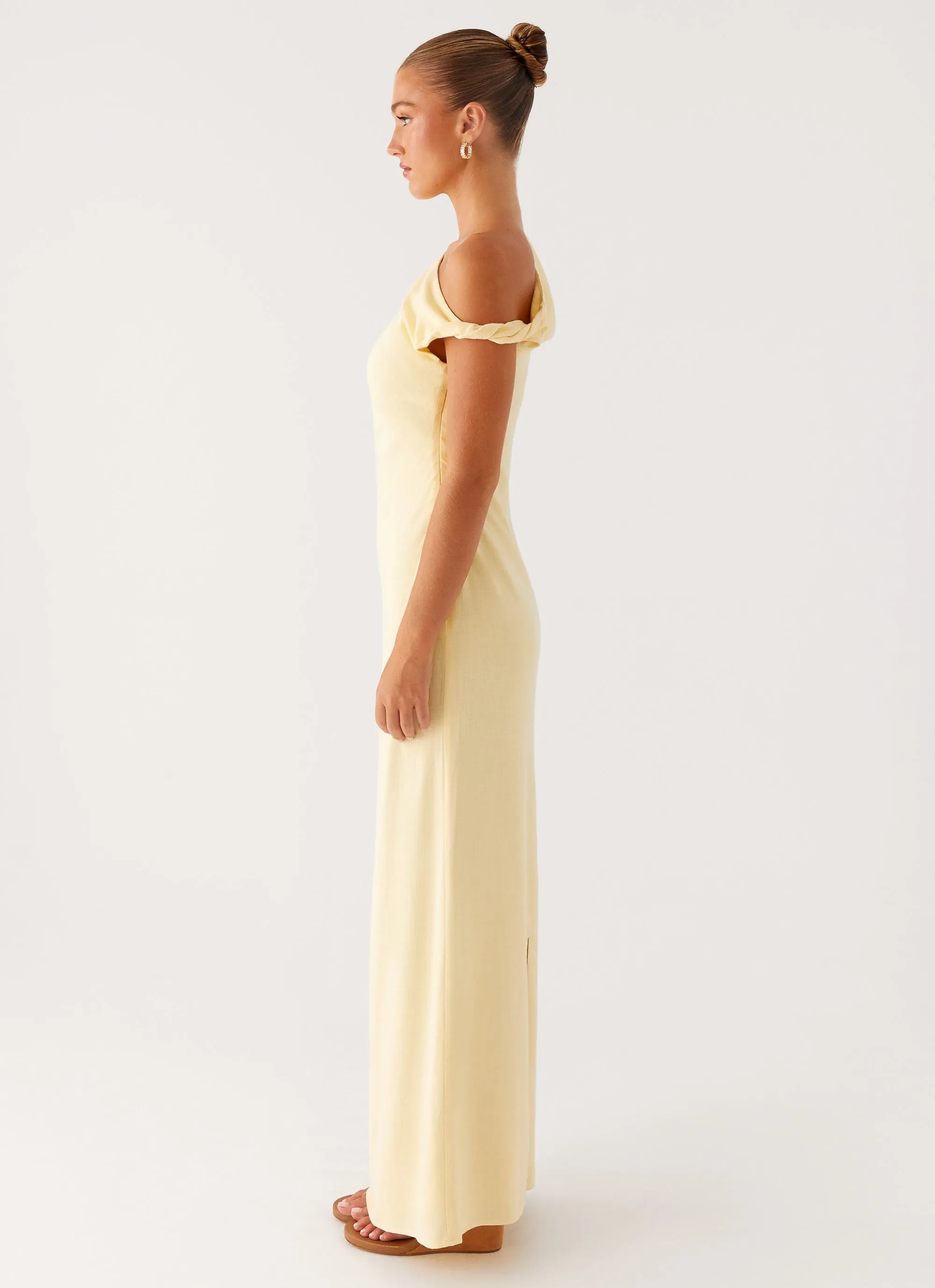 Mckenna Maxi Dress - Yellow Chilly Weather Layer Sharp Finish