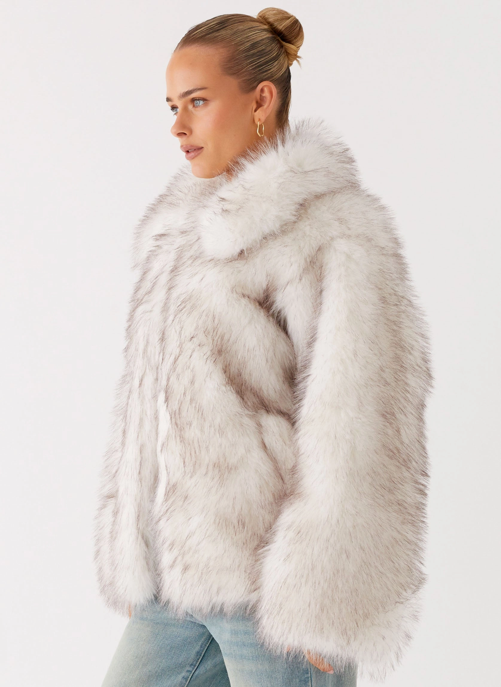 Novera Faux Fur Jacket - White Grey Smart Design