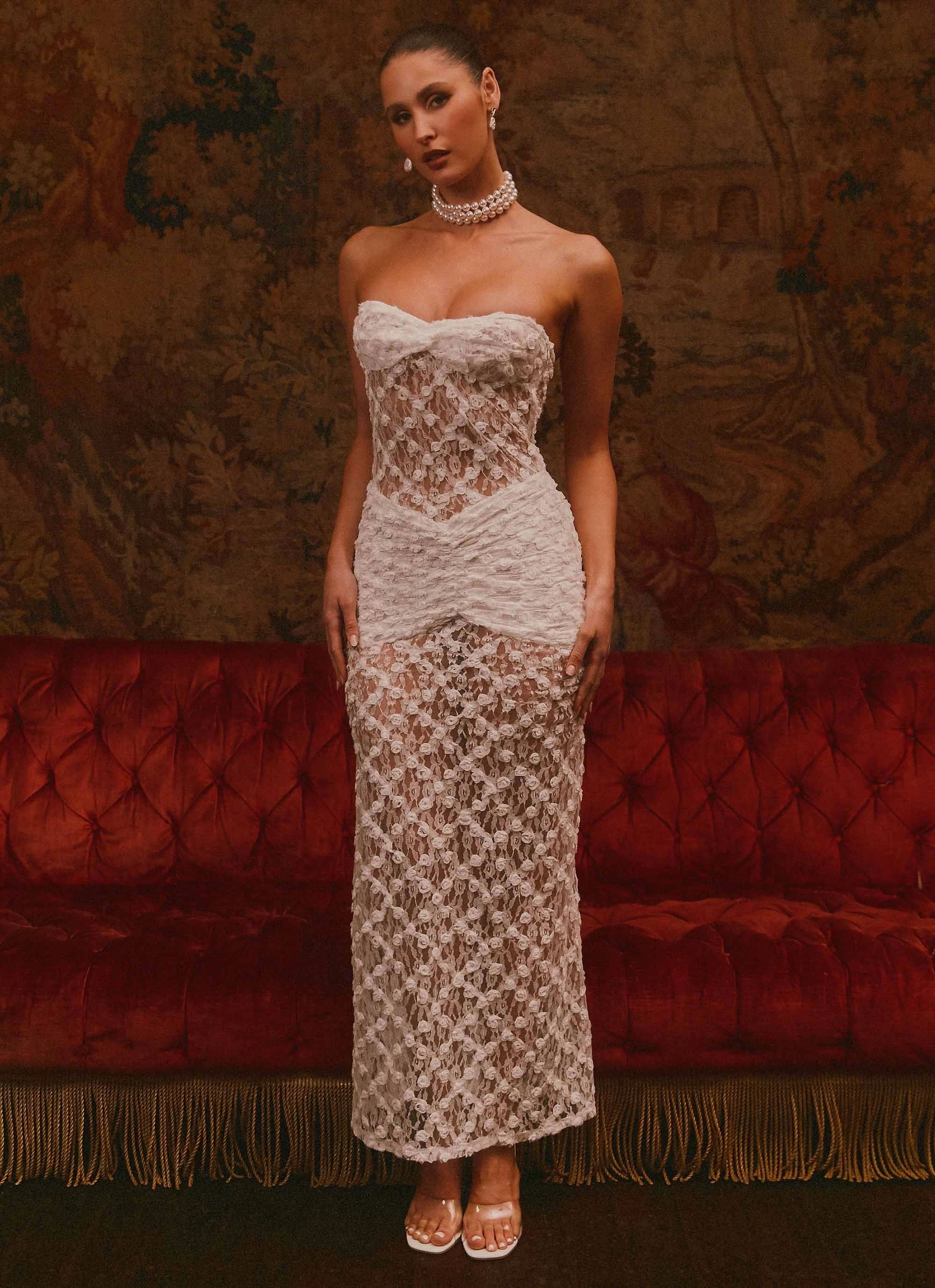 Sculpted Form Comfortable Design Wear Ottilie Lace Maxi Dress - White