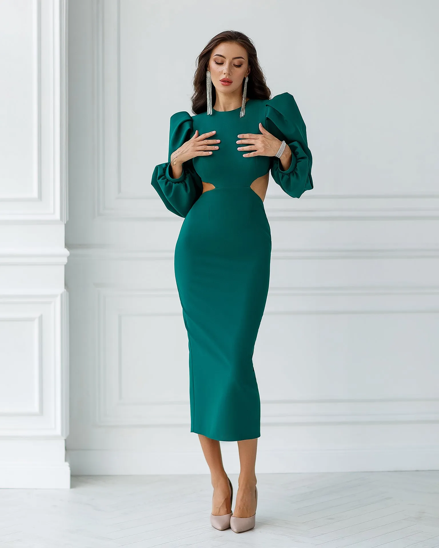 Green Backless Cut-Out Puff-Sleeve Midi Dress