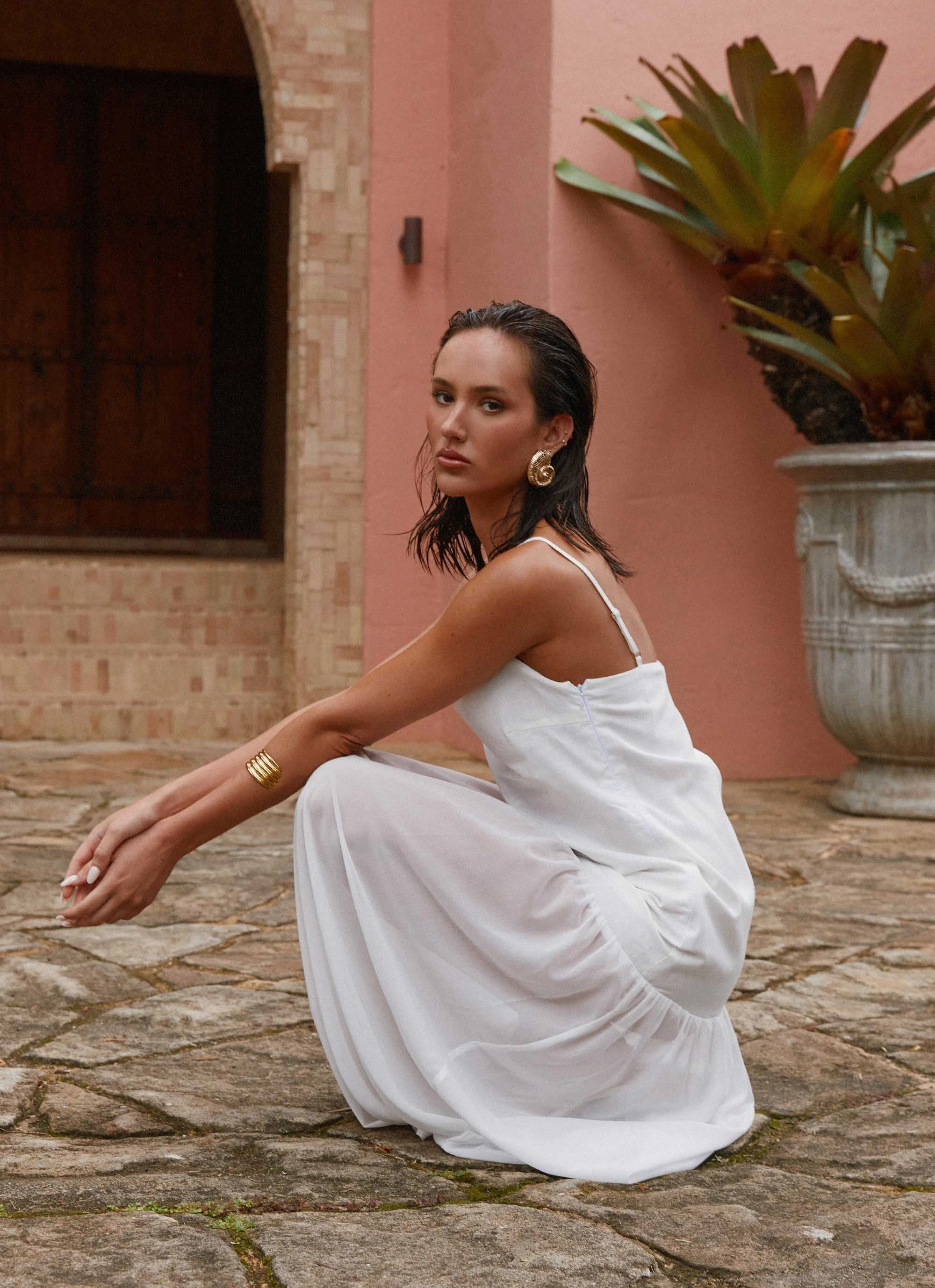 Warm-Layer Chic and Flattering Heavenly Linen Maxi Dress - White