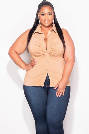 Final Sale Plus Size Sleeveless Collar Button Up Ruched Top in Cappuccino Low Maintenance All-day Flex