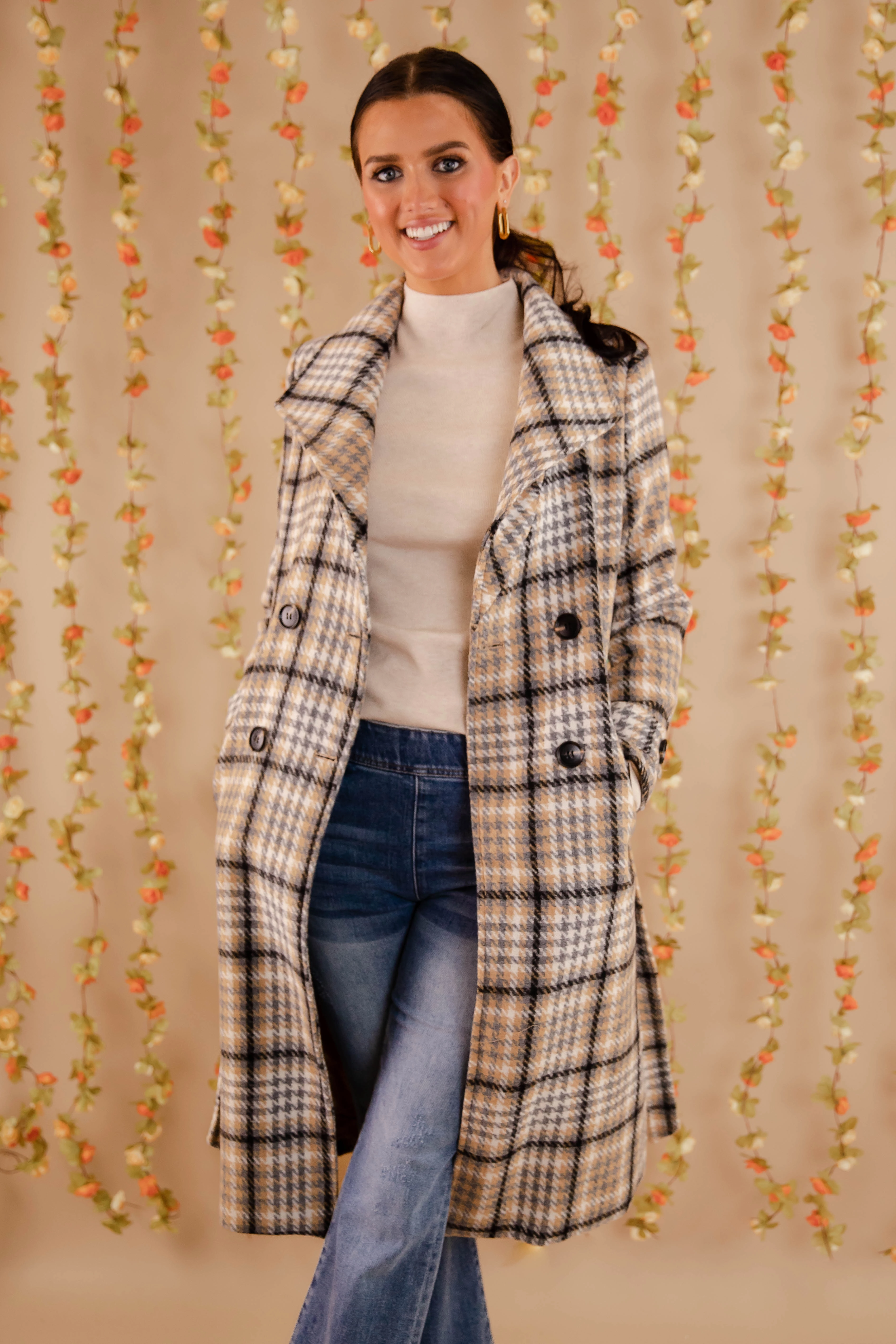Venturing Into The City Coat Ribbed Neckline FoamReinforcedCollar