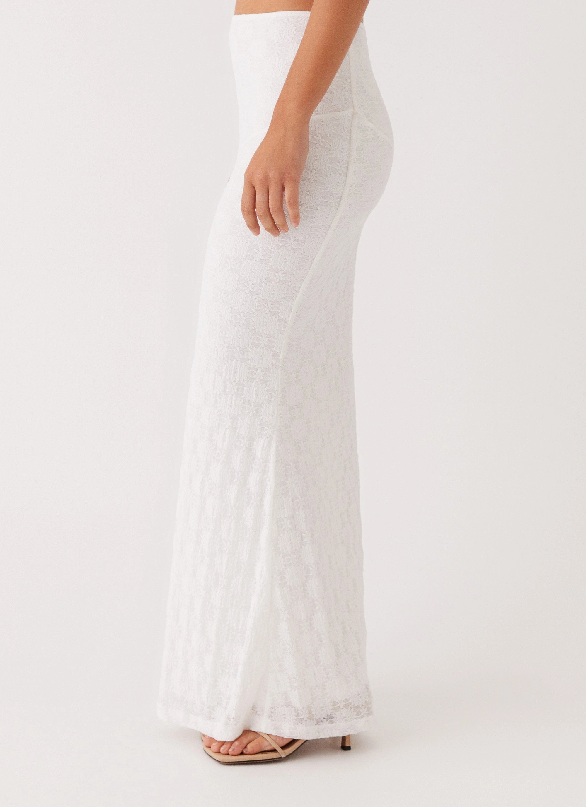 Issey Maxi Skirt - White Effortless Layer Flex Wear