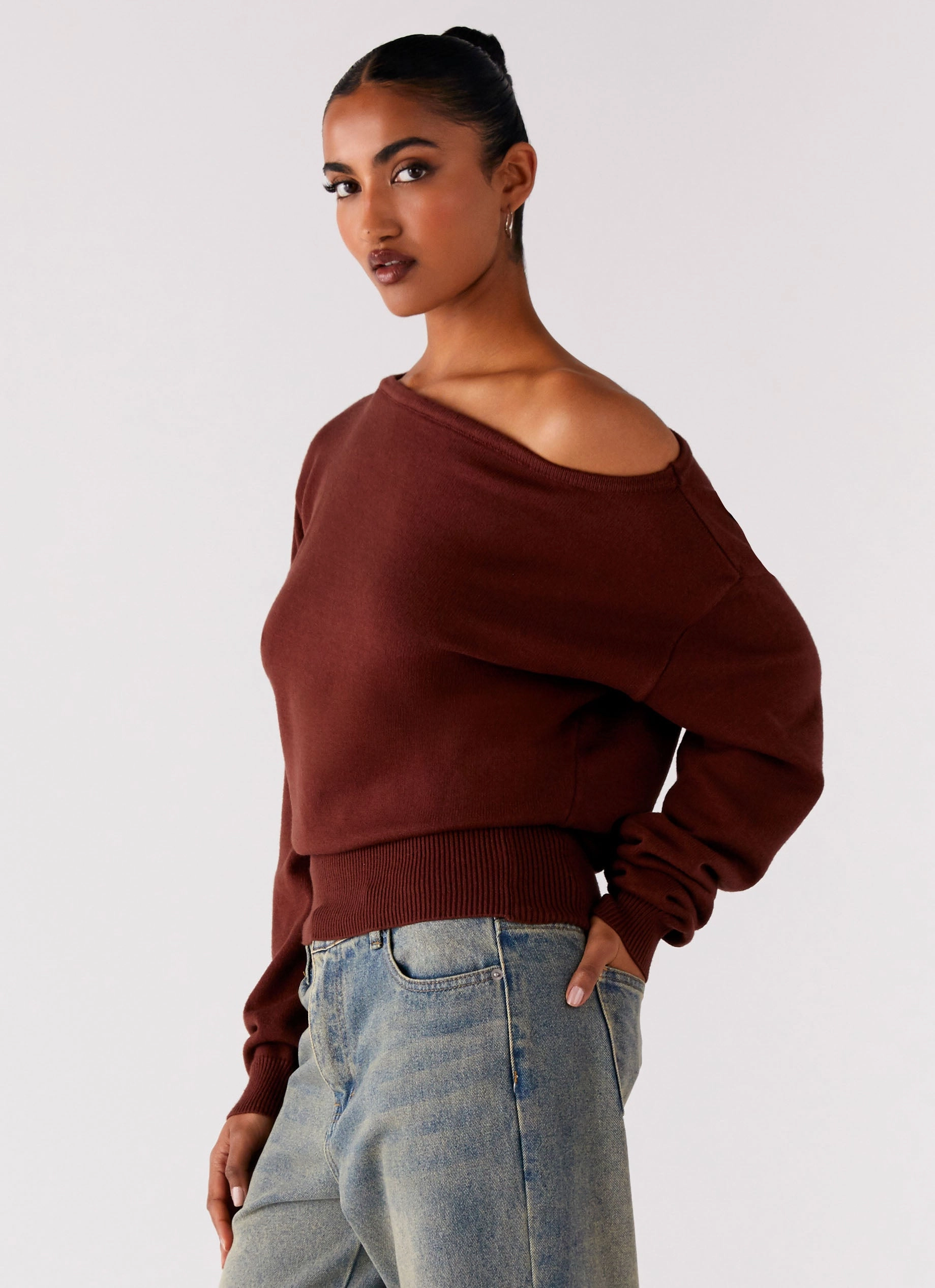 SeamlessKnitConstruction ribbed texture Jaelin Asymmetric Top - Chocolate
