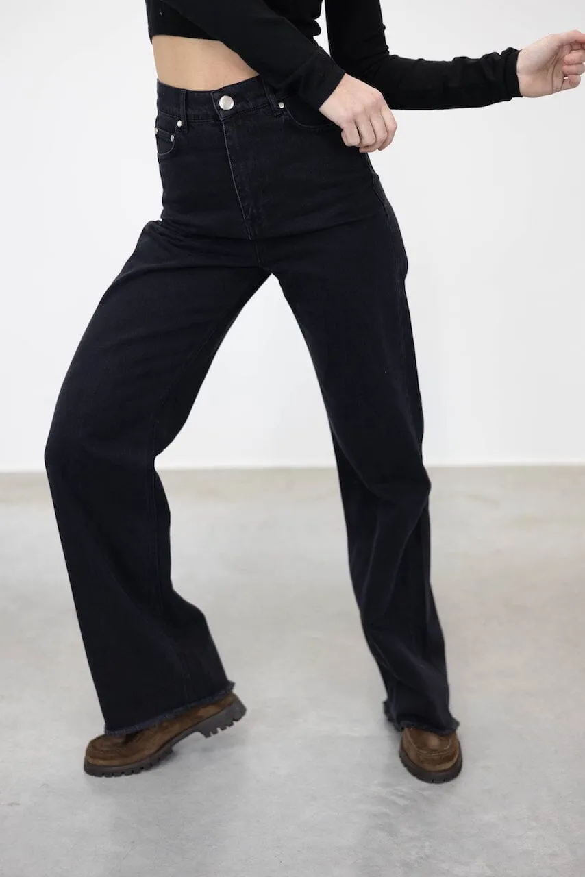 JAINE LOOSE STRAIGHT JEANS IN FADED BLACK