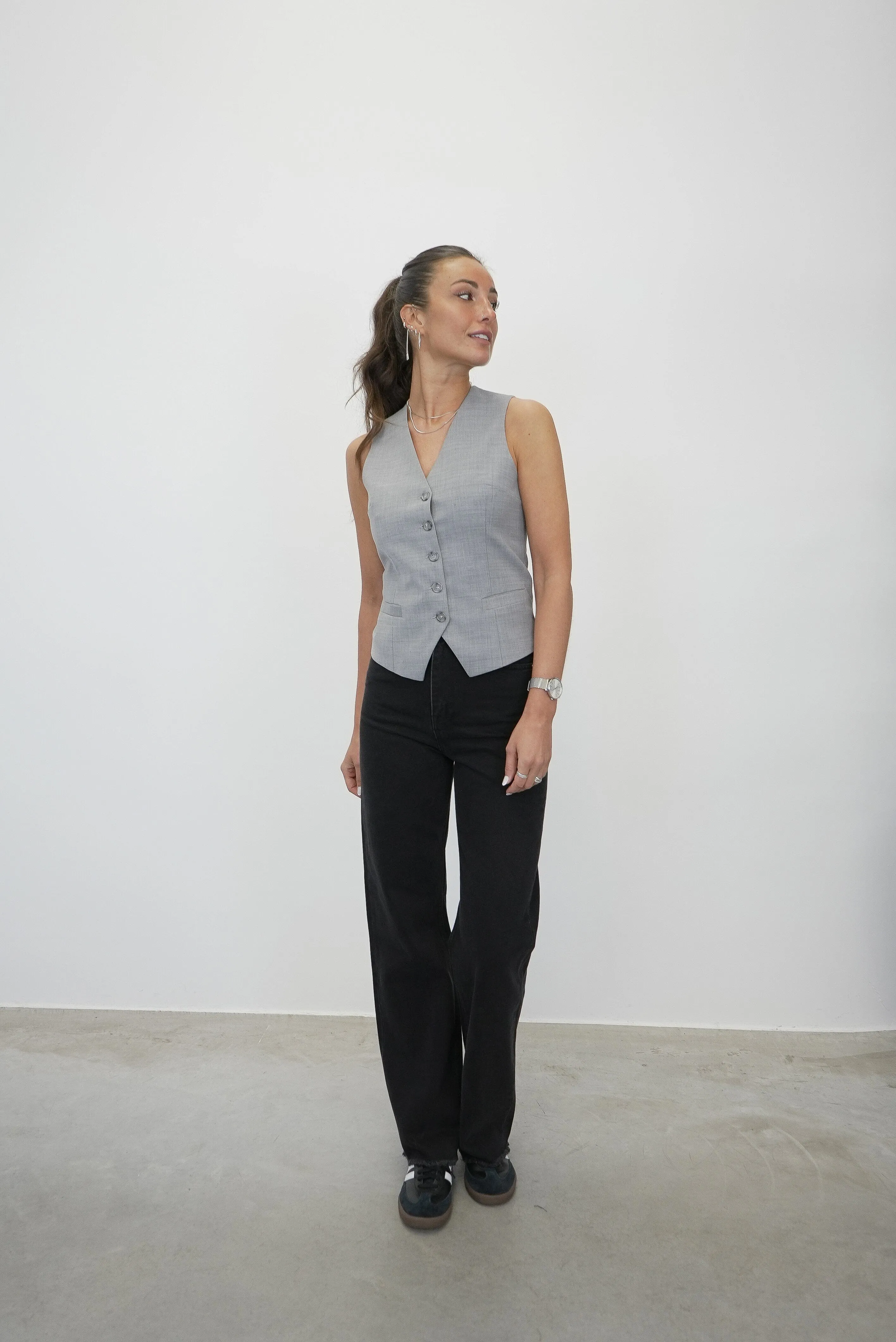 JAINE LOOSE STRAIGHT JEANS IN FADED BLACK