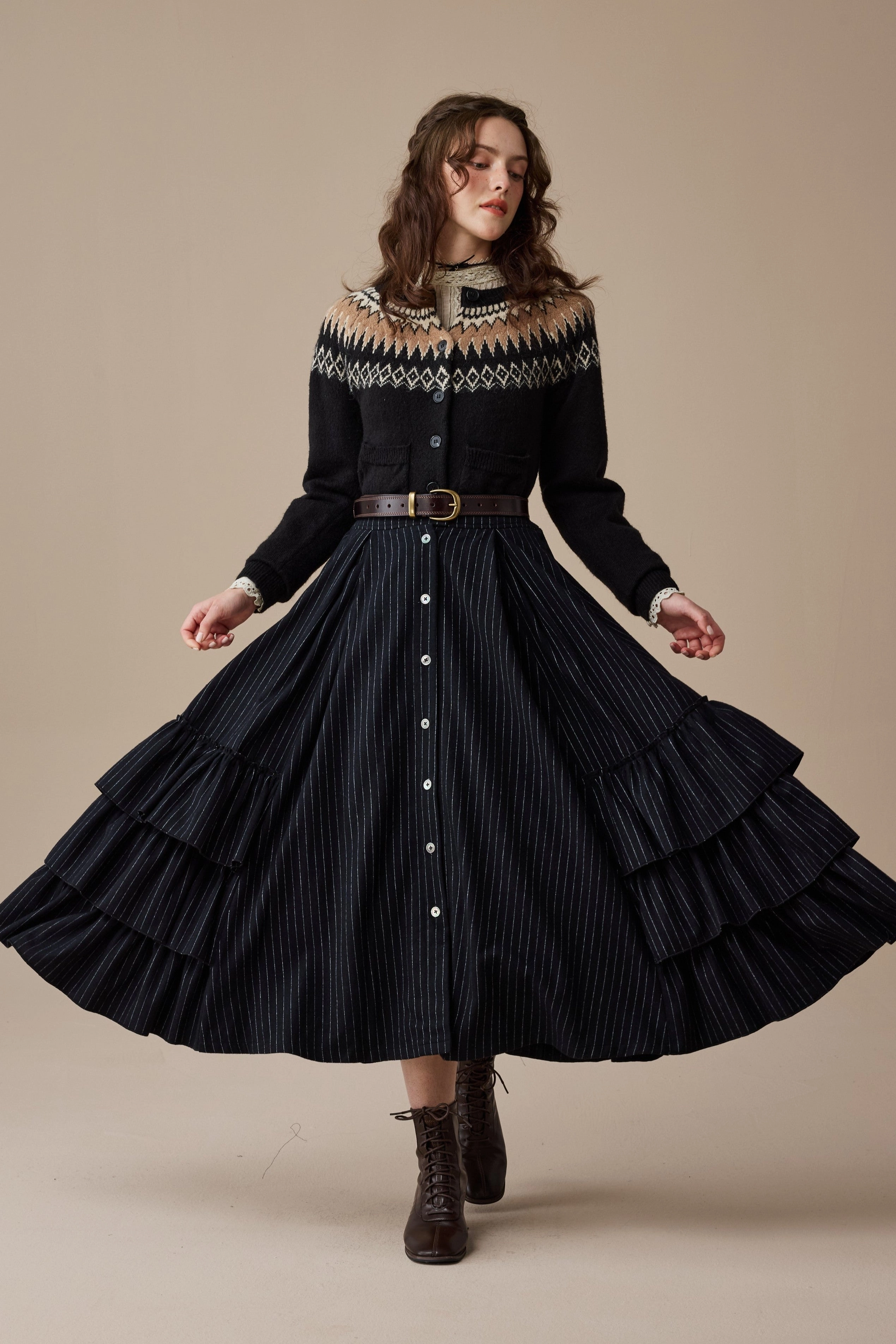 Layered Shoulder Kaite 18 |ruffled maxi wool skirt