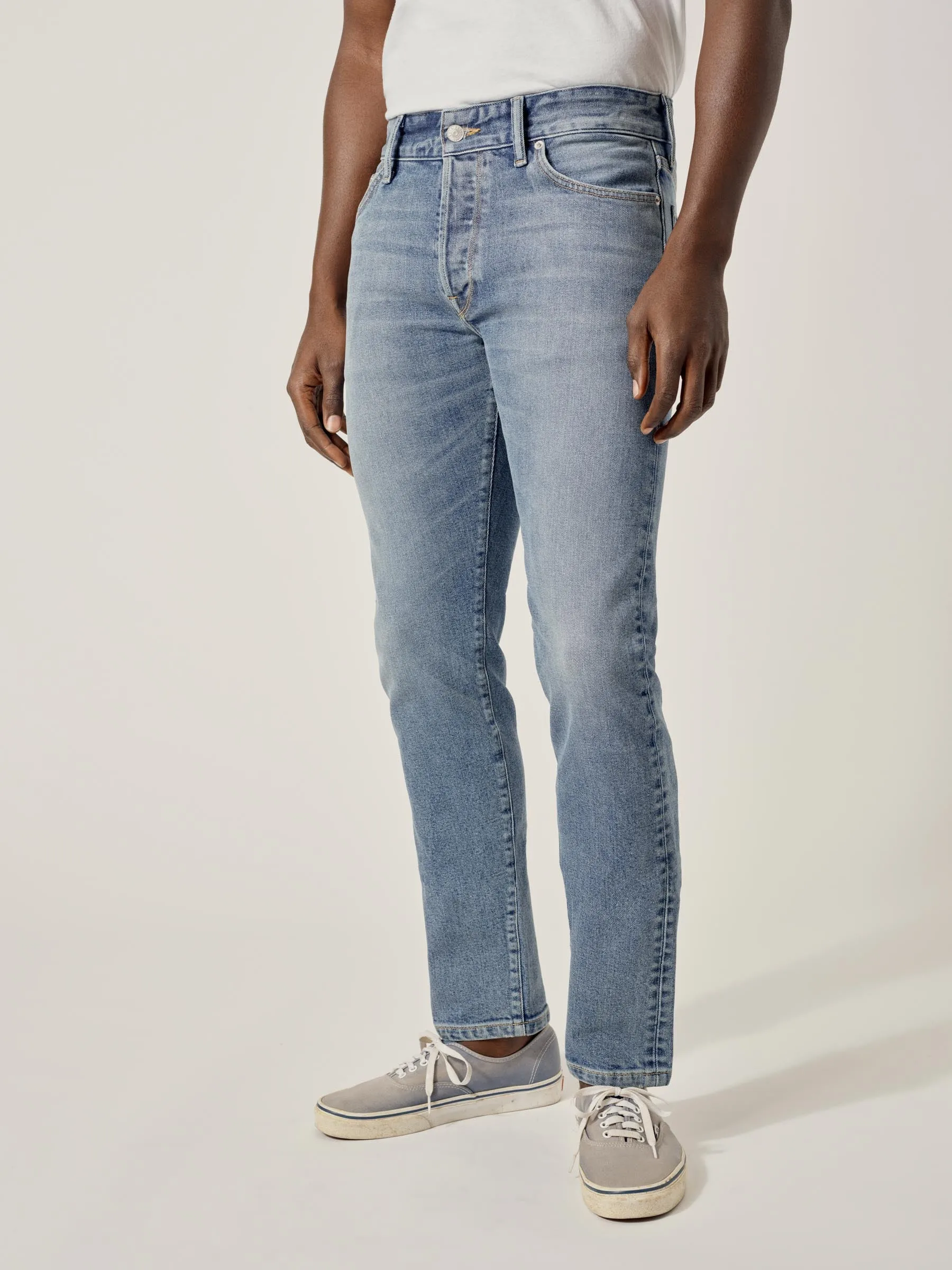 L009 Light Wash Maverick Slim Jean