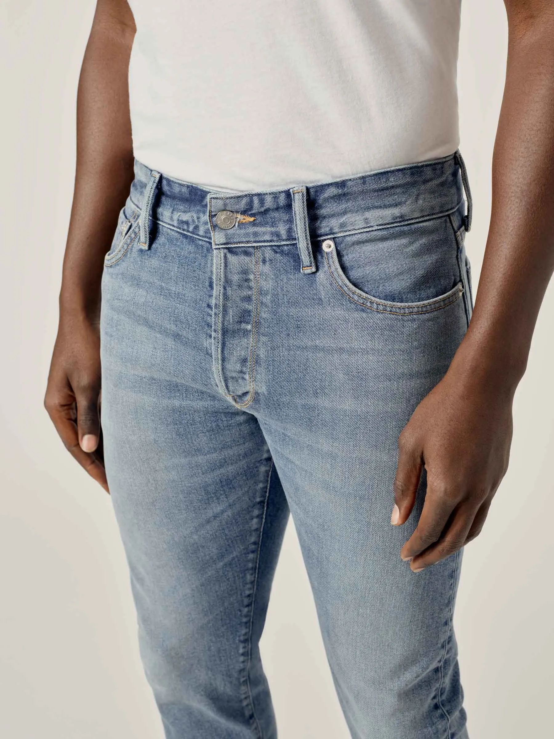 L009 Light Wash Maverick Slim Jean