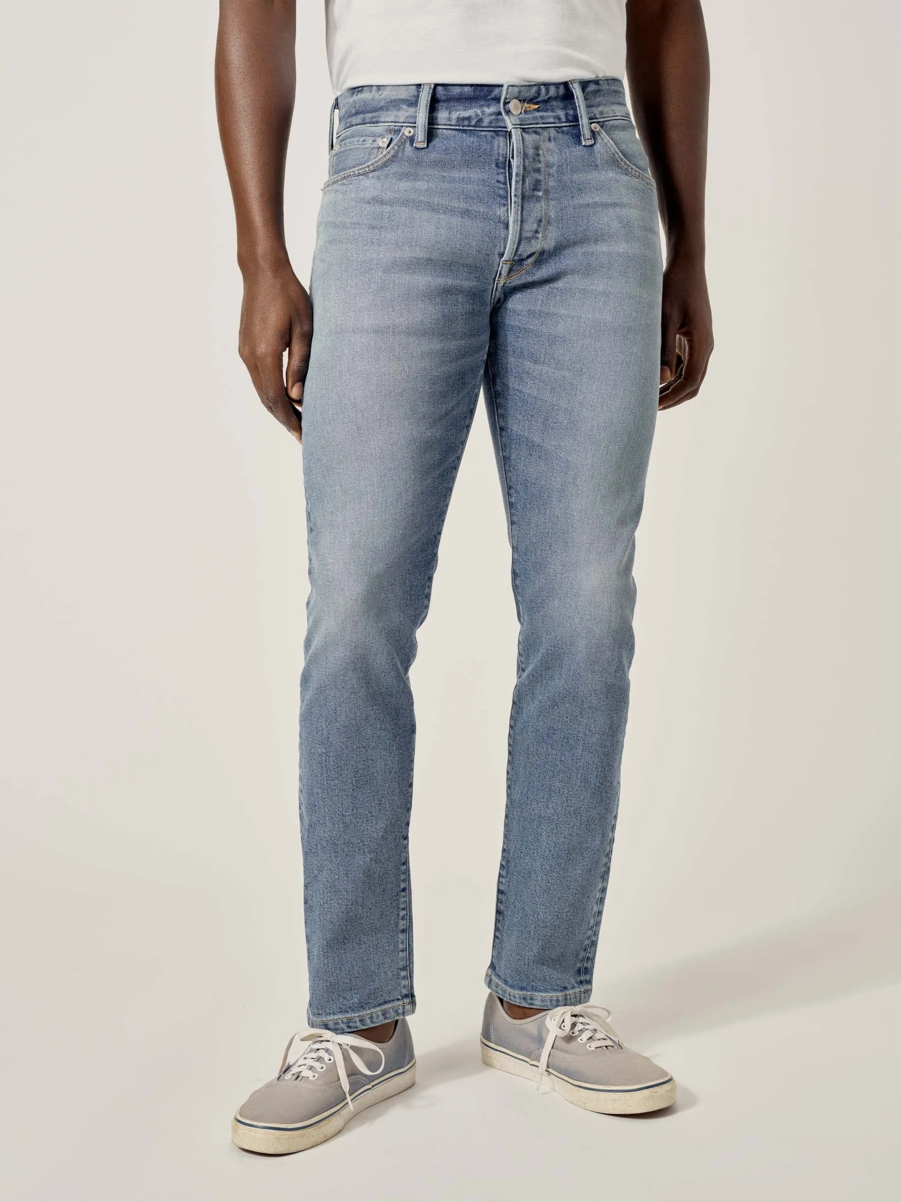 L009 Light Wash Maverick Slim Jean