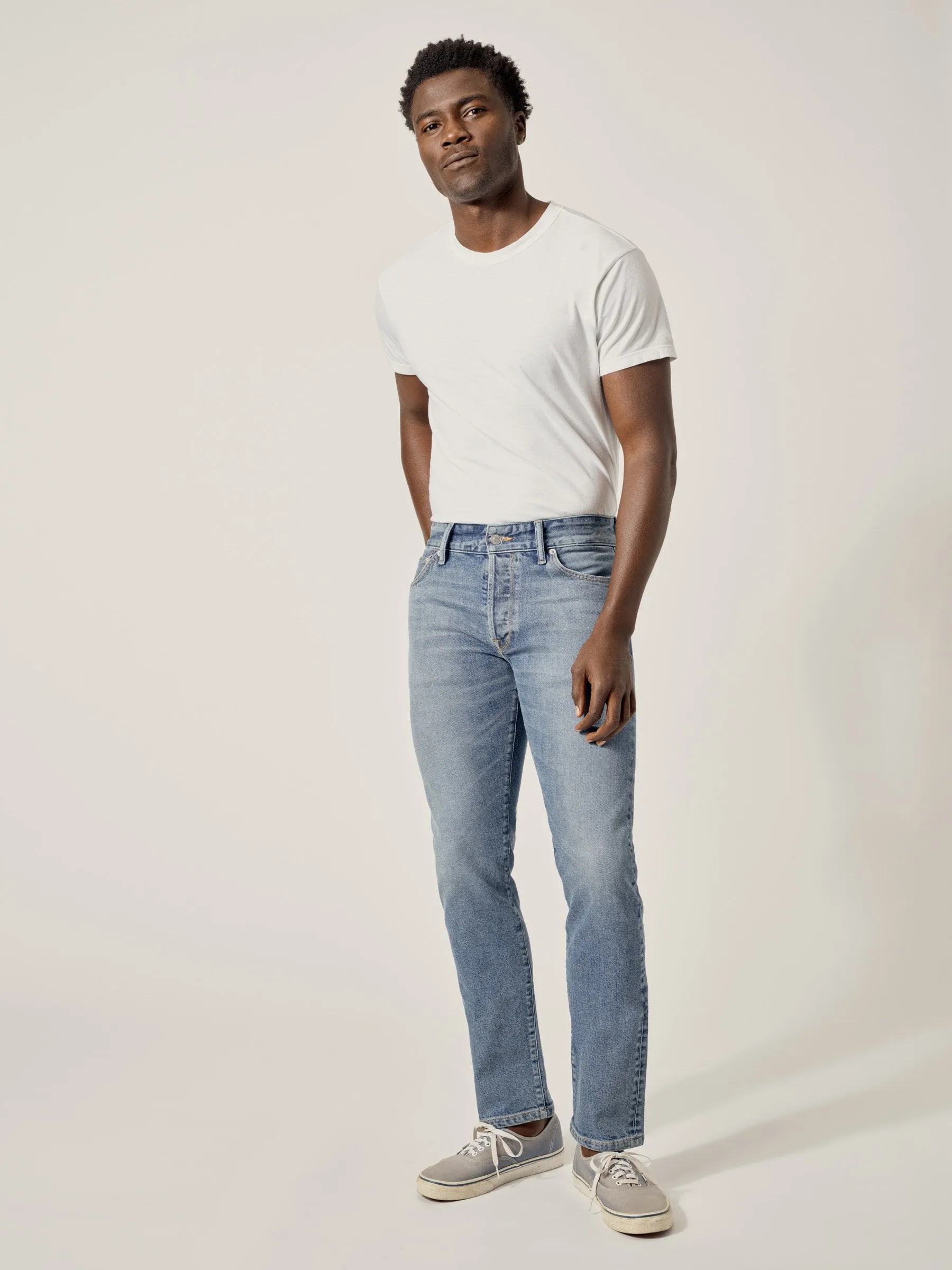 L009 Light Wash Maverick Slim Jean