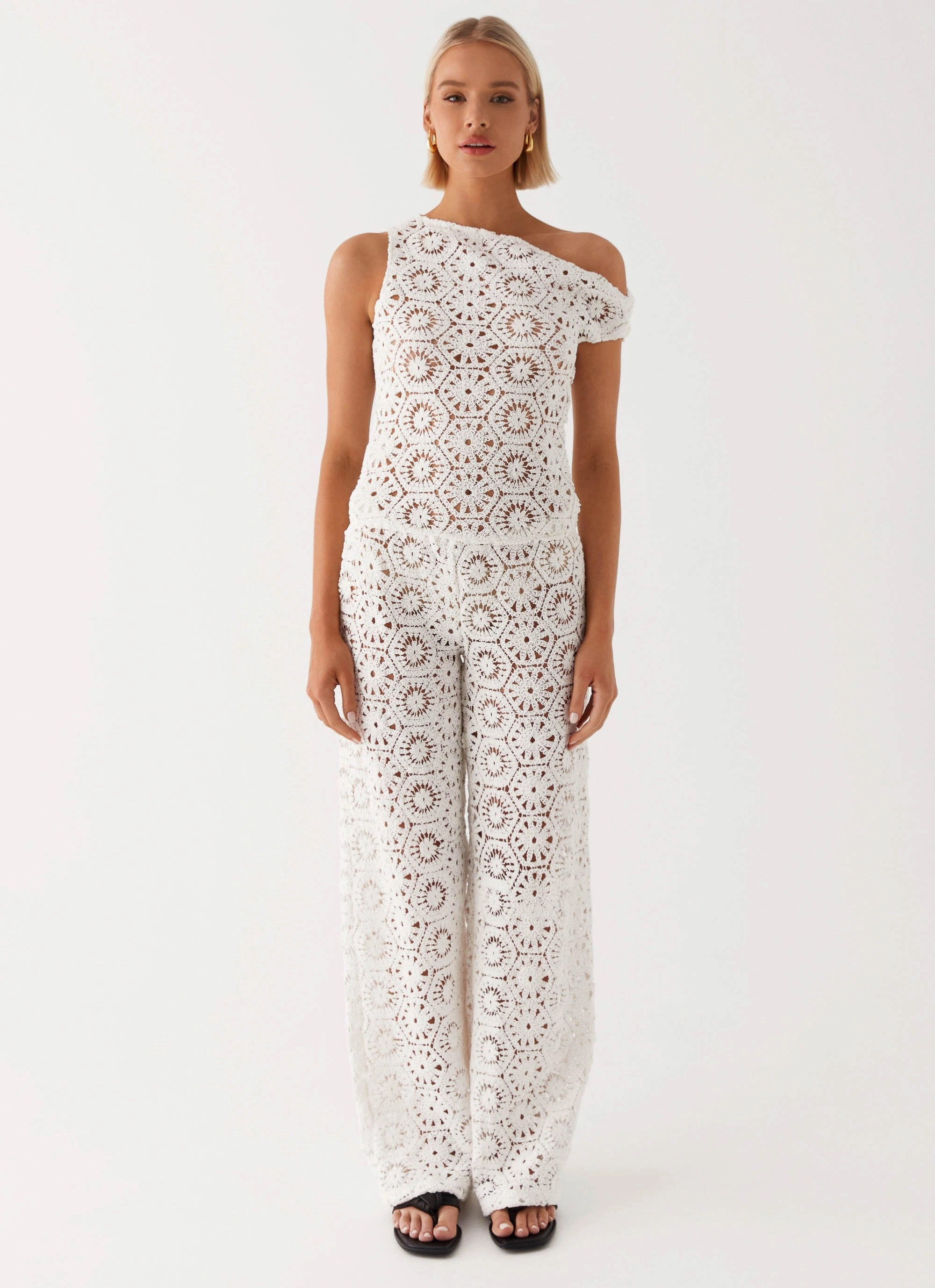 ReinforcedShoulderConstruction Ibiza Crochet Top - Ivory