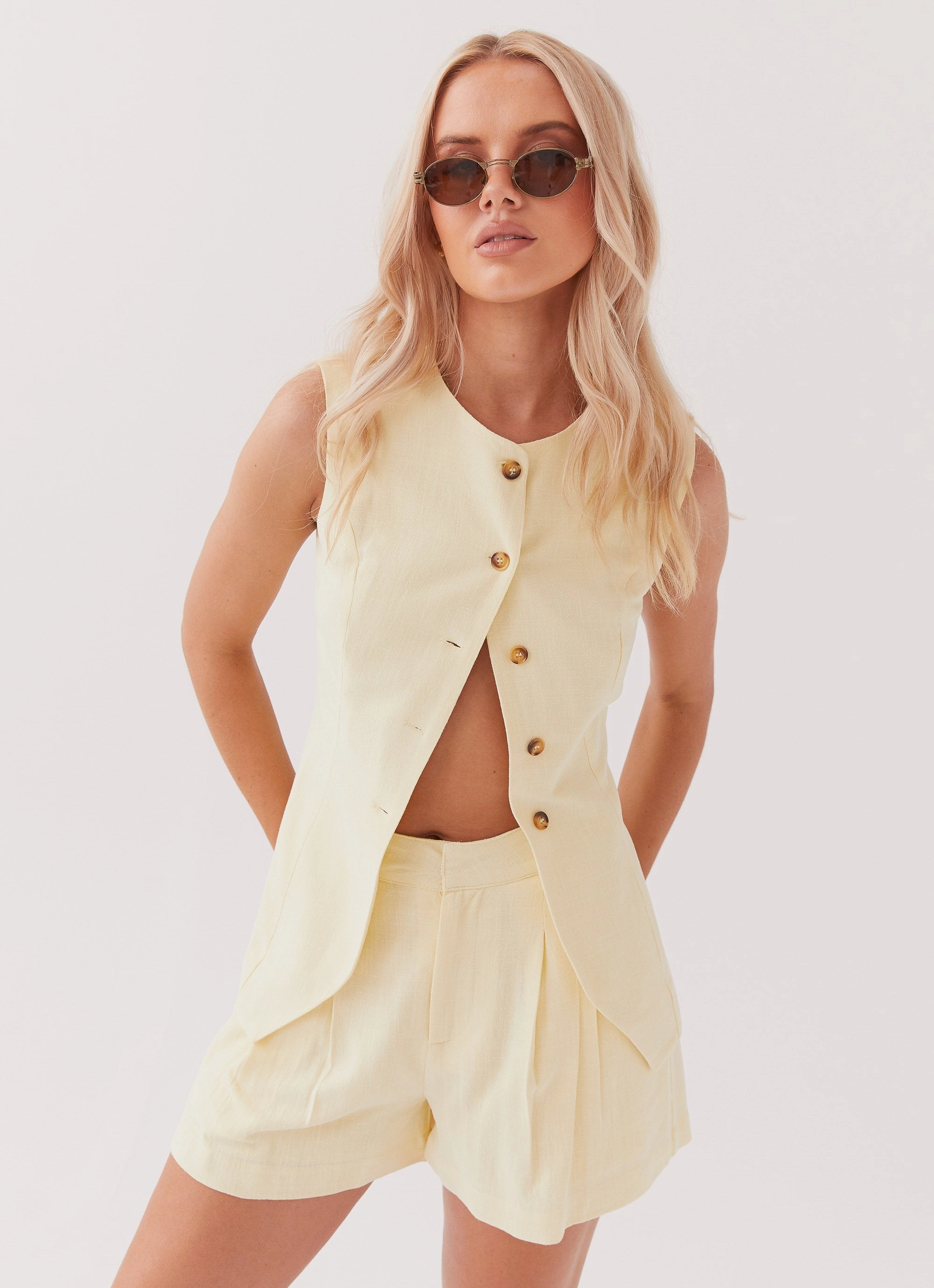 Double Stitched Hems Comfortable Look Born For Bordeaux Linen Vest - Lemon