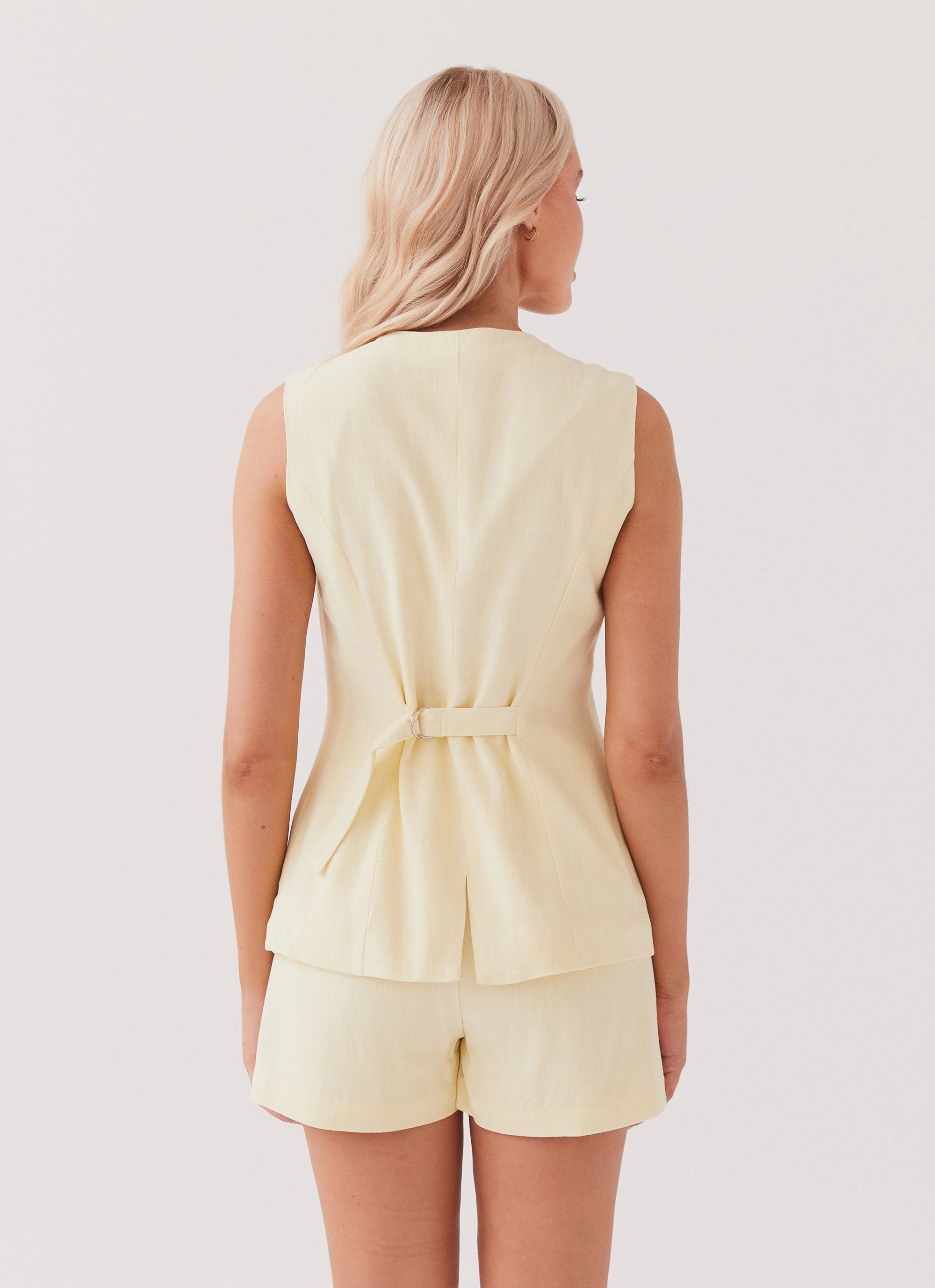 Hydrophobic Surface Treatment All-Purpose Born For Bordeaux Linen Vest - Lemon