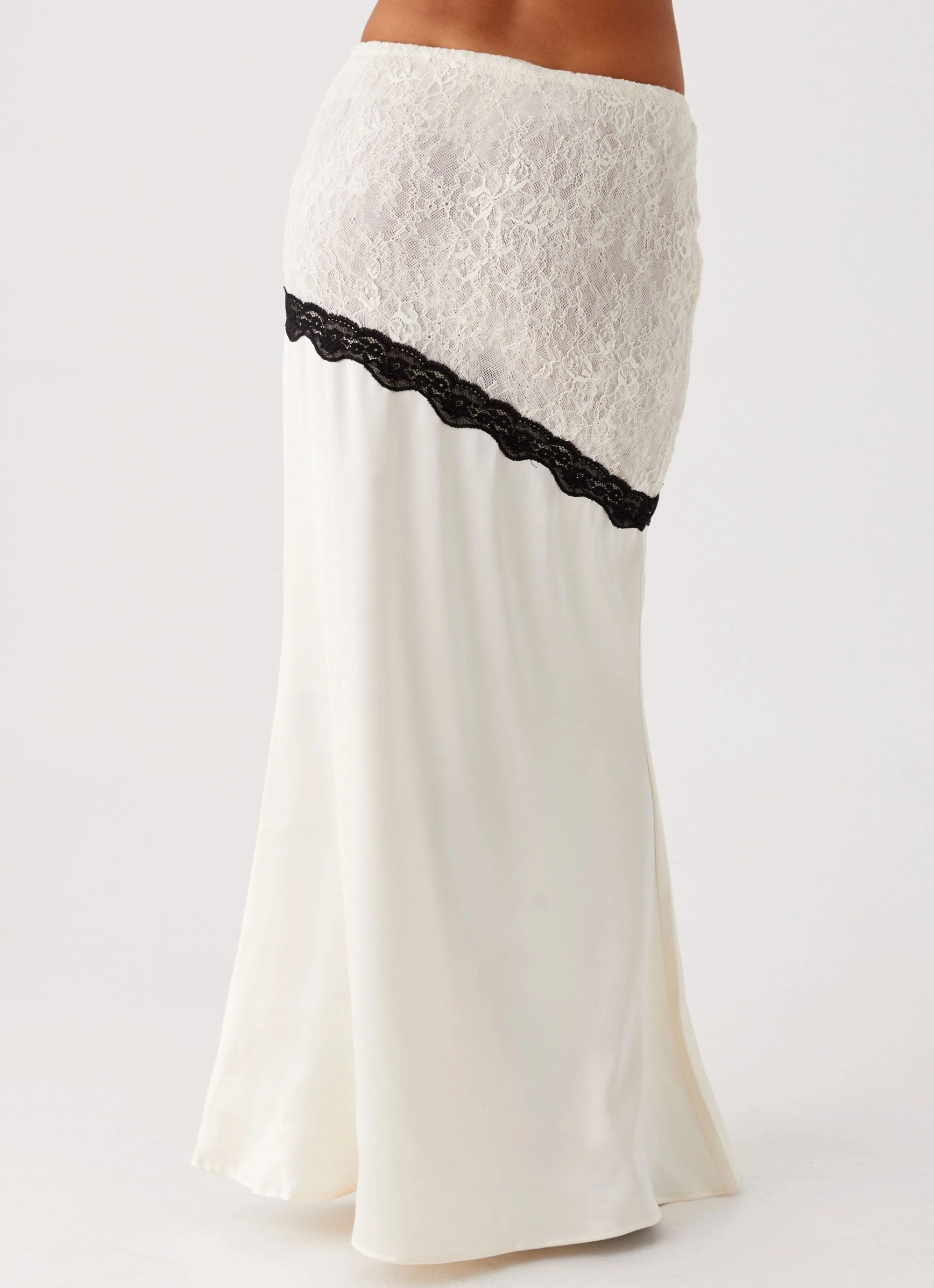 Breathable Wearable Duet Lace Maxi Skirt - Ivory