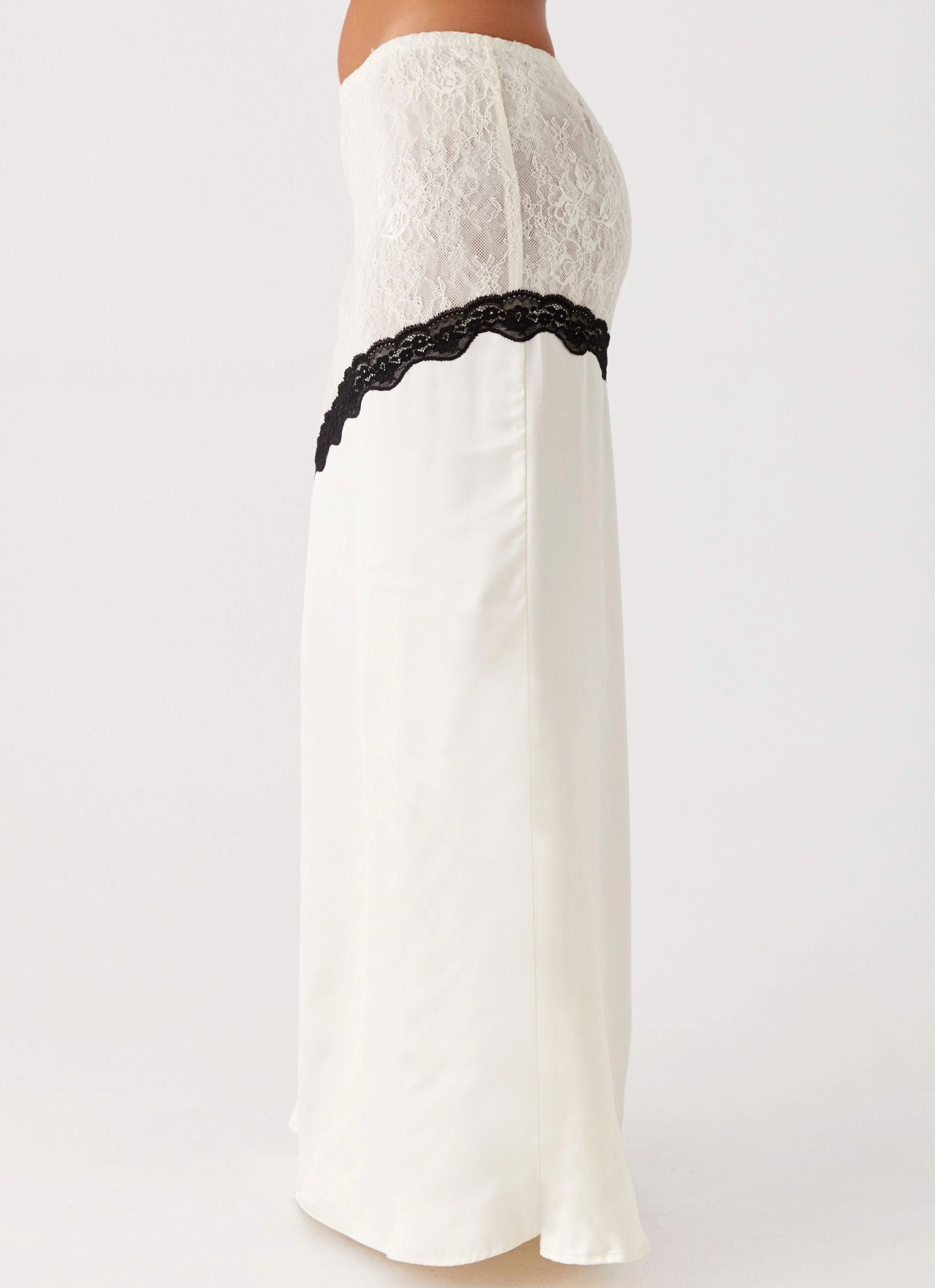 Sporty Function Tailored Wear Duet Lace Maxi Skirt - Ivory