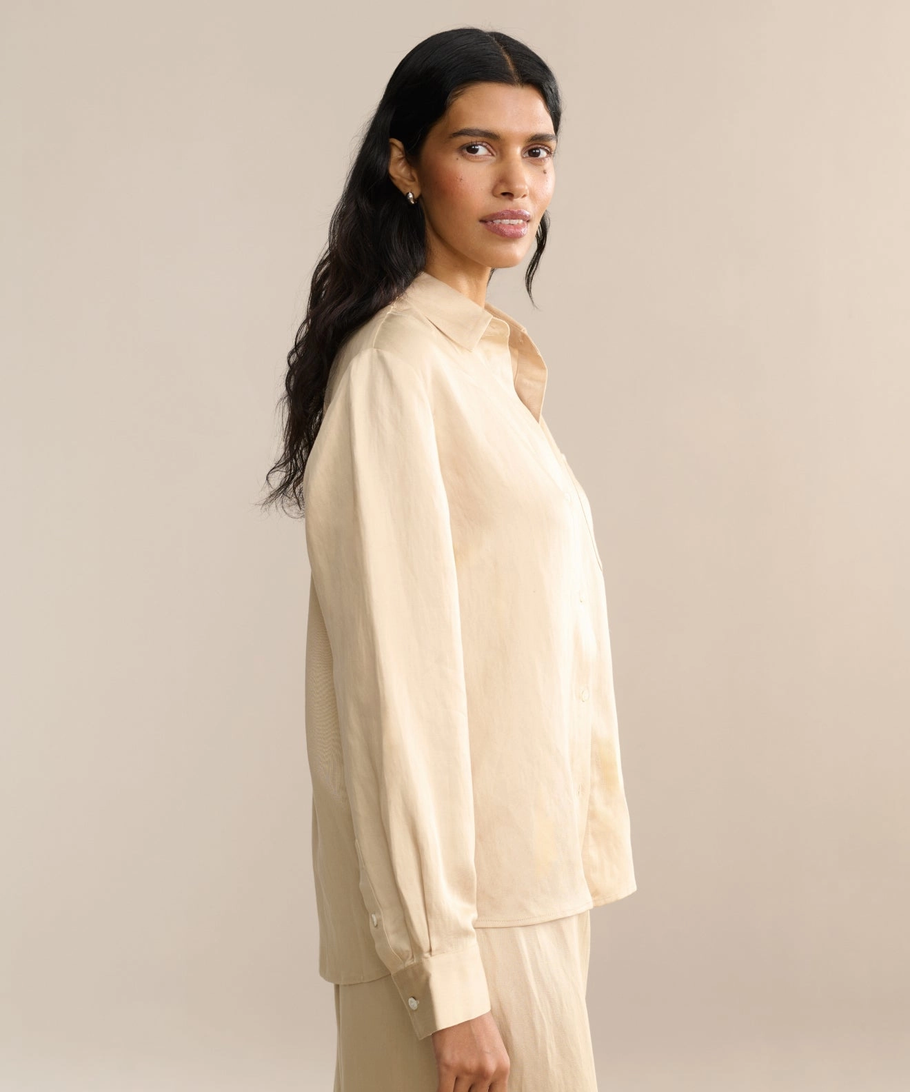 Rolled Hem Detailing No Iron Fabric Madeline Shirt