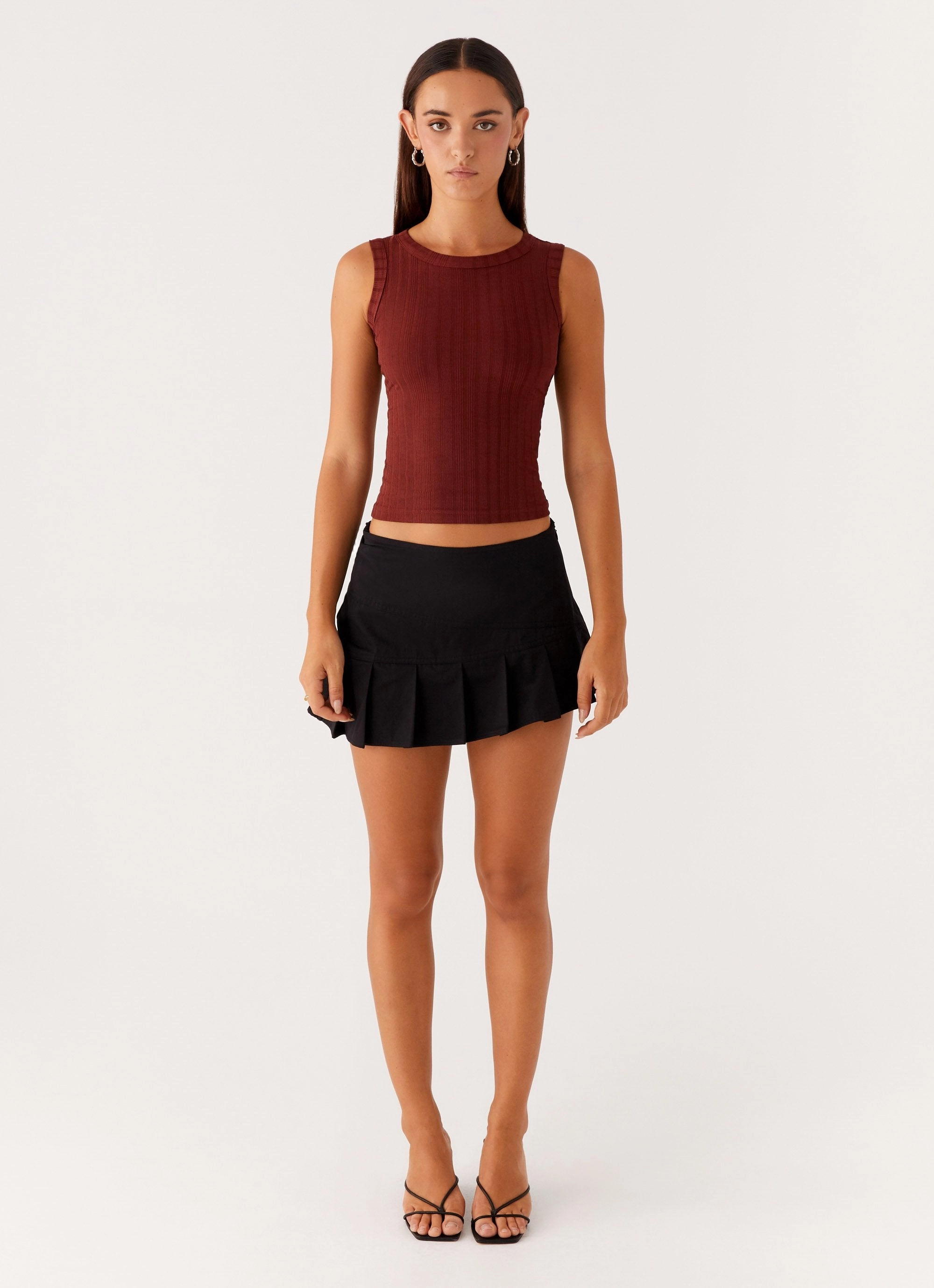 Malene Ribbed Top - Brown High Collar Protection Design