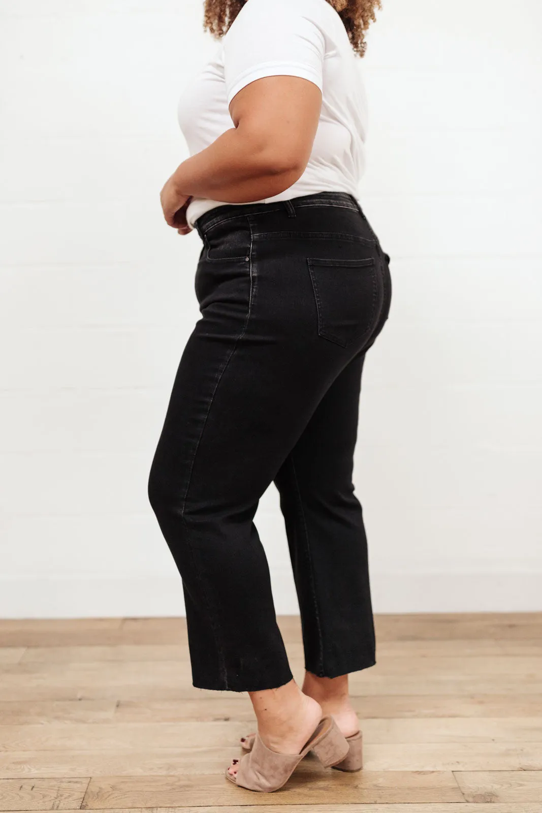 Manchester High Rise Mom Jeans In Black