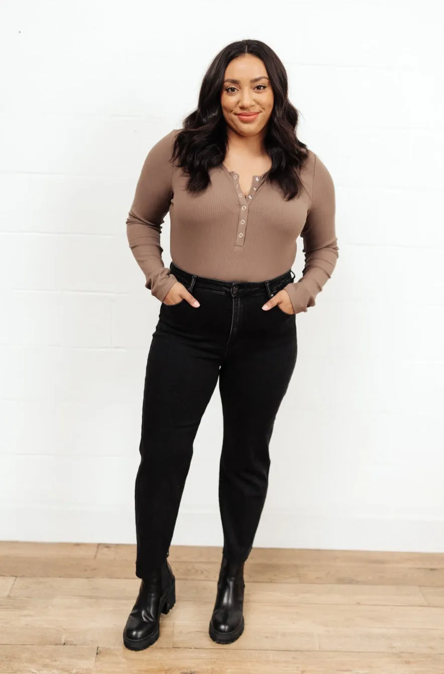 Manchester High Rise Mom Jeans In Black
