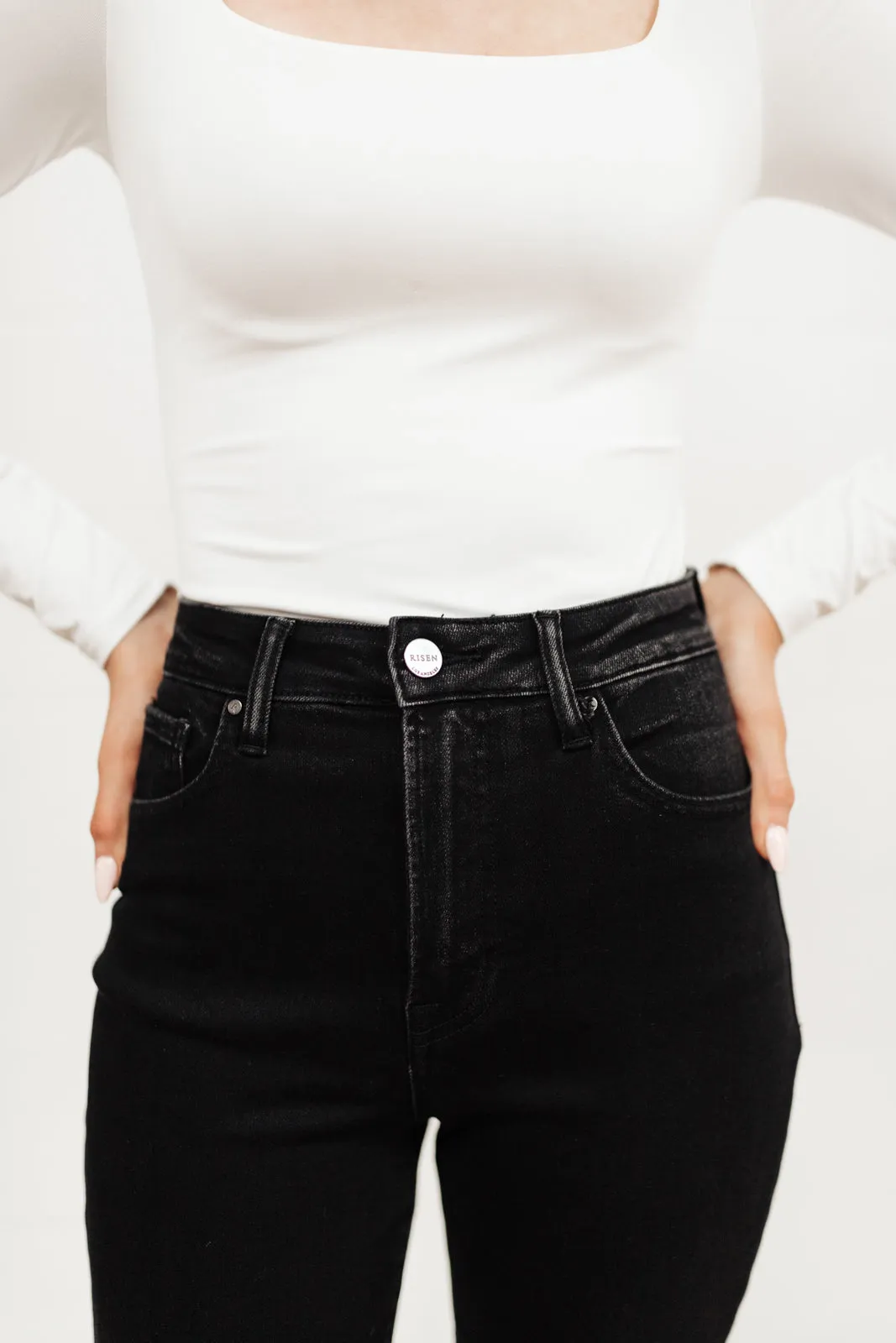 Manchester High Rise Mom Jeans In Black