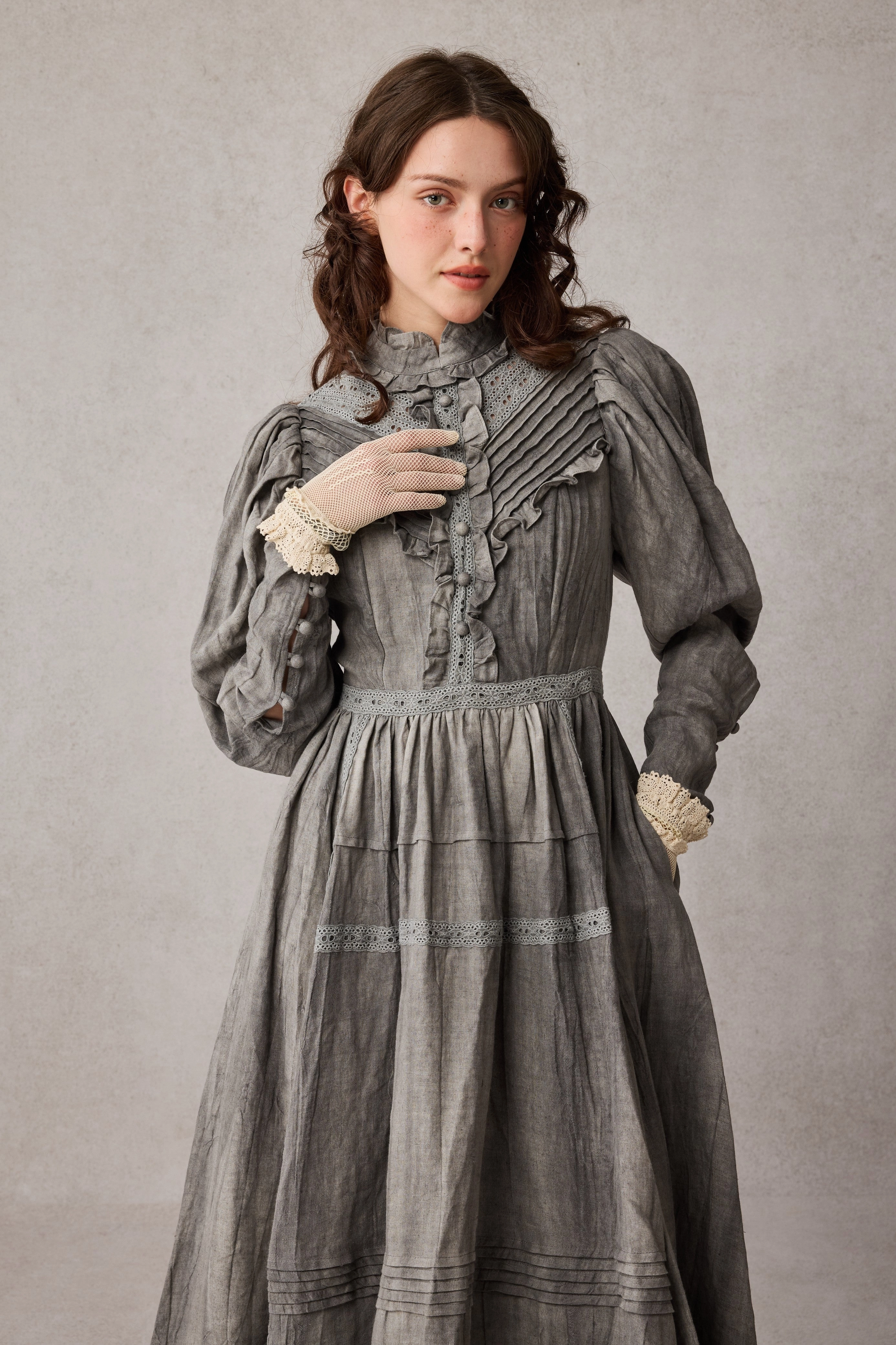 TemperatureRegulating MARY 18 | VINTAGE LINEN DRESS GOWN