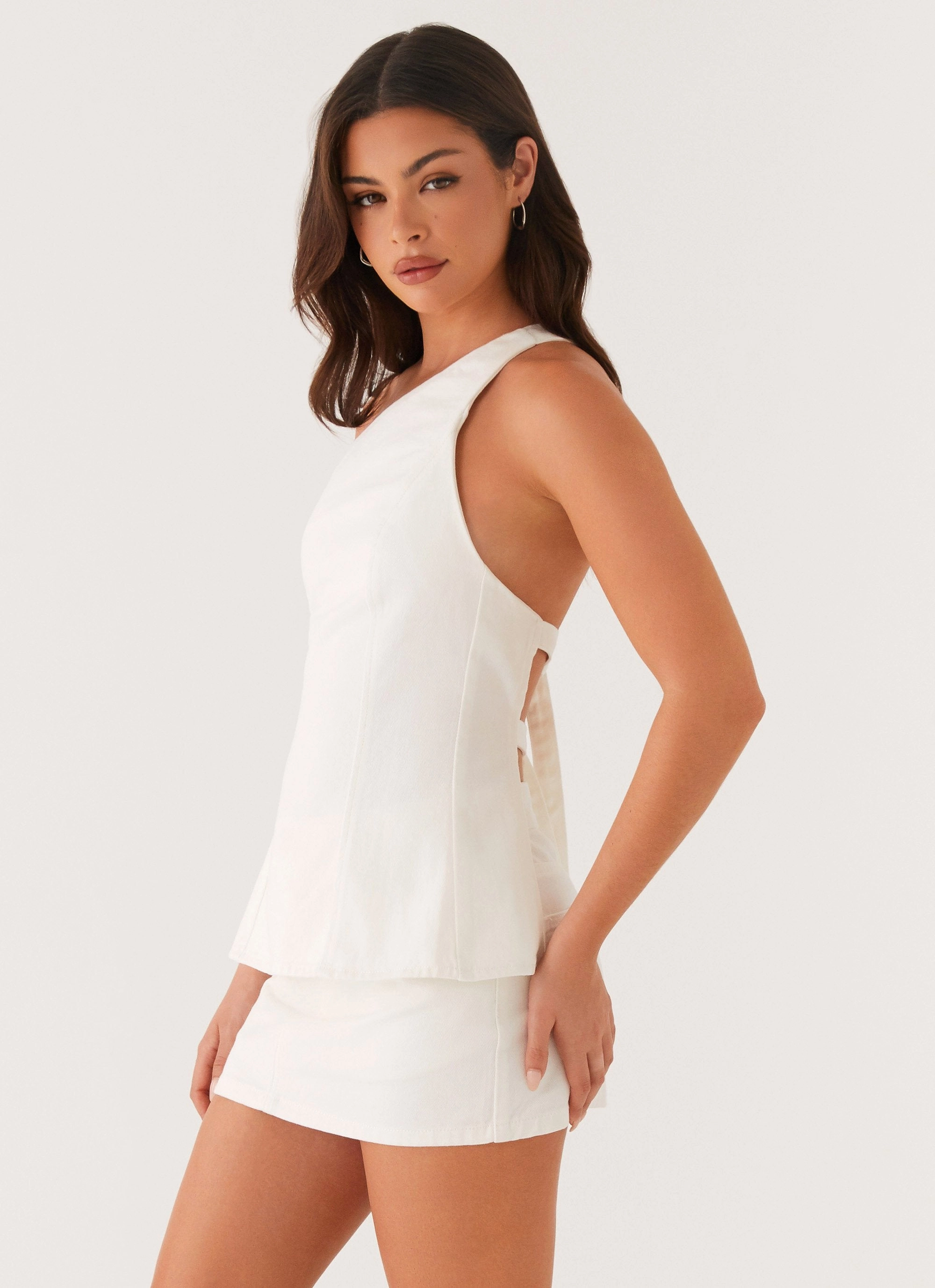 Maysa Low Rise Mini Skirt - Ivory Fit Flex Adaptable Fit