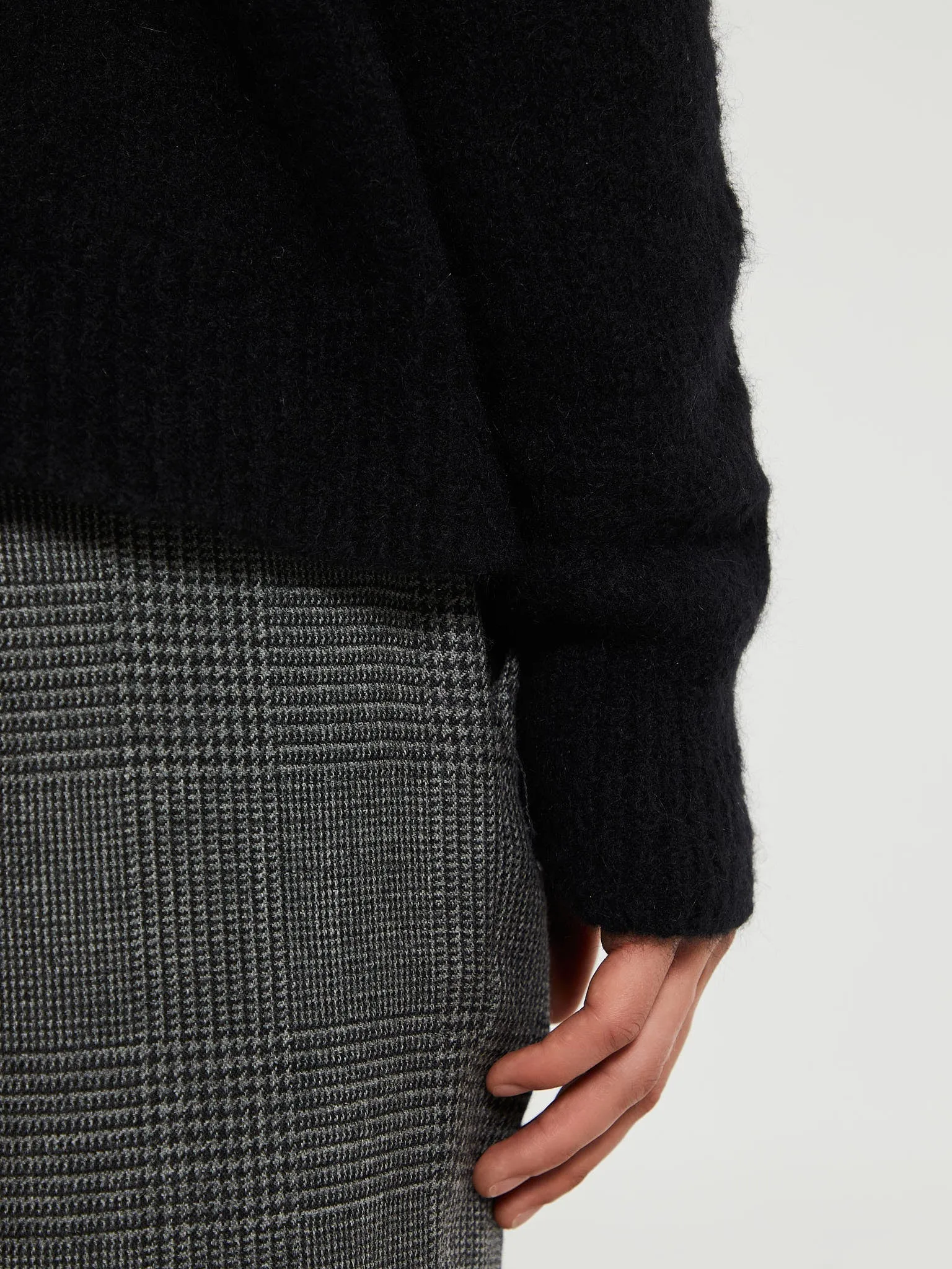 Melbourne Sweater in Black
