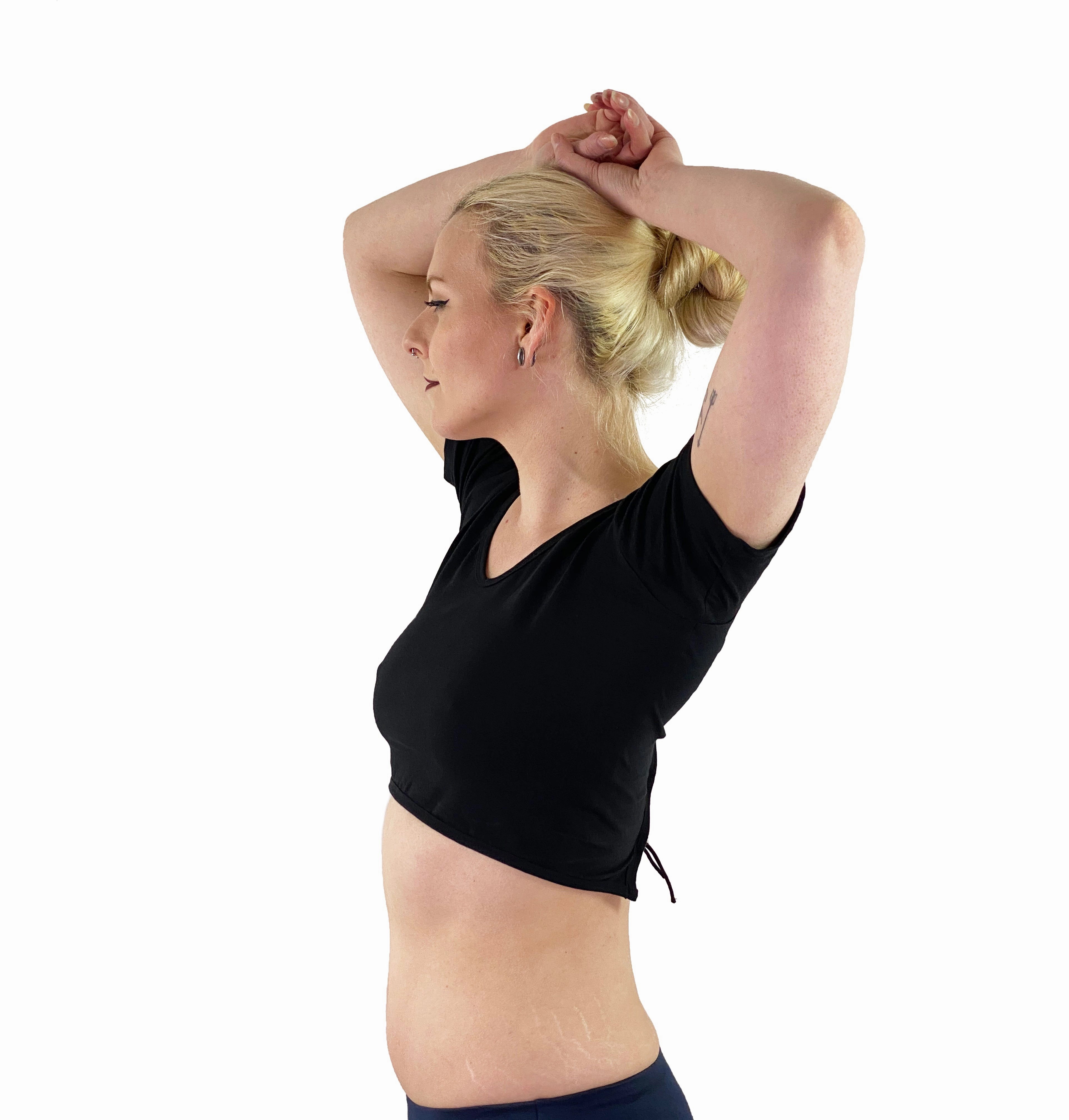 Reflective details Airflow Mesh Insert Raven Crop