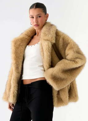 Milika Fur Coat - Beige QuickAccess Pockets Lightweight Packability