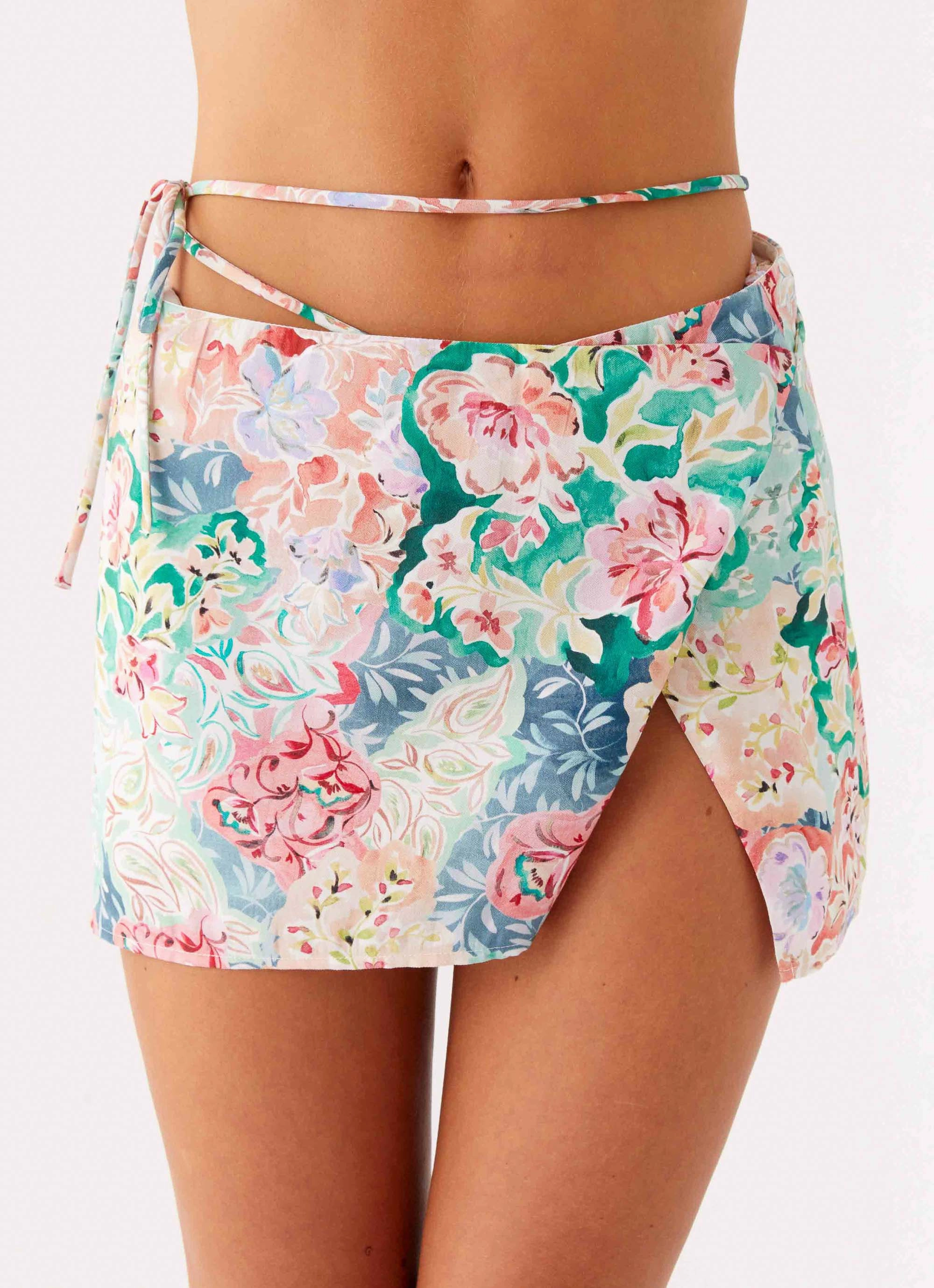 Miradelle Wrap Mini Skirt - Santorini Floral Minimalist Fit