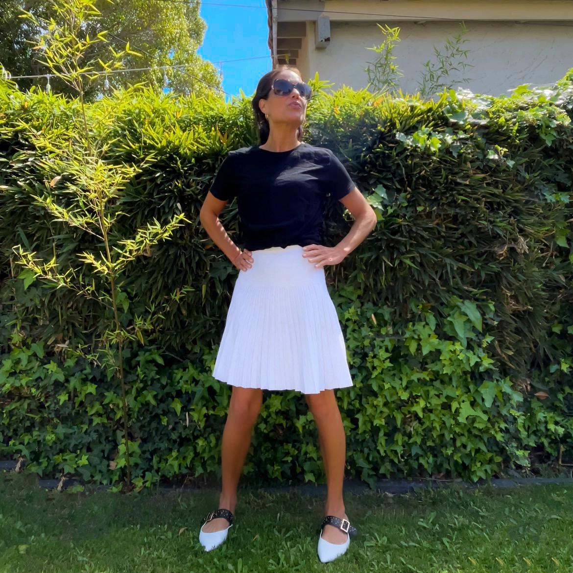 MM SUMMER PLEATED SKIRT- PURE WHITE. Stretch waistband