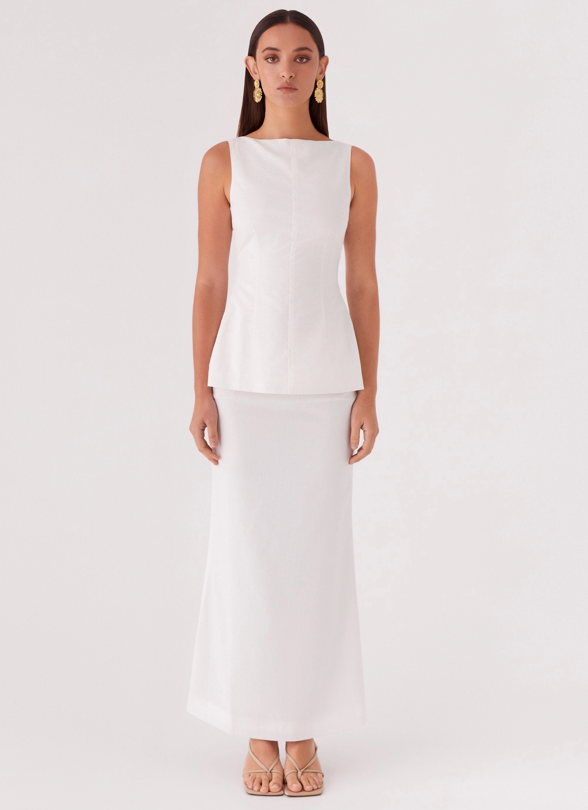 FadeResistantTechnology MinimalistCut Mooney Linen Top - White
