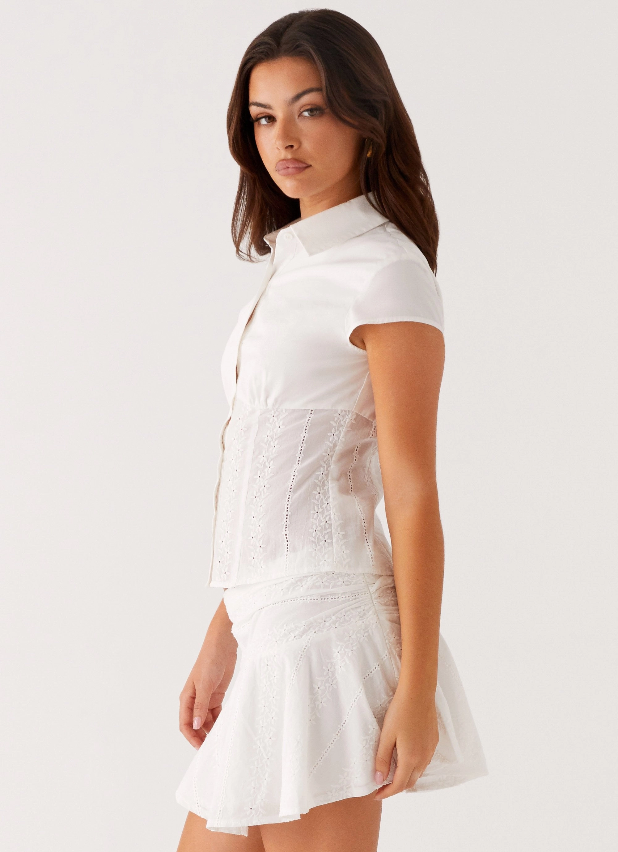 Myola Shirt - White HighNeckCut Odor Neutralizing Technology