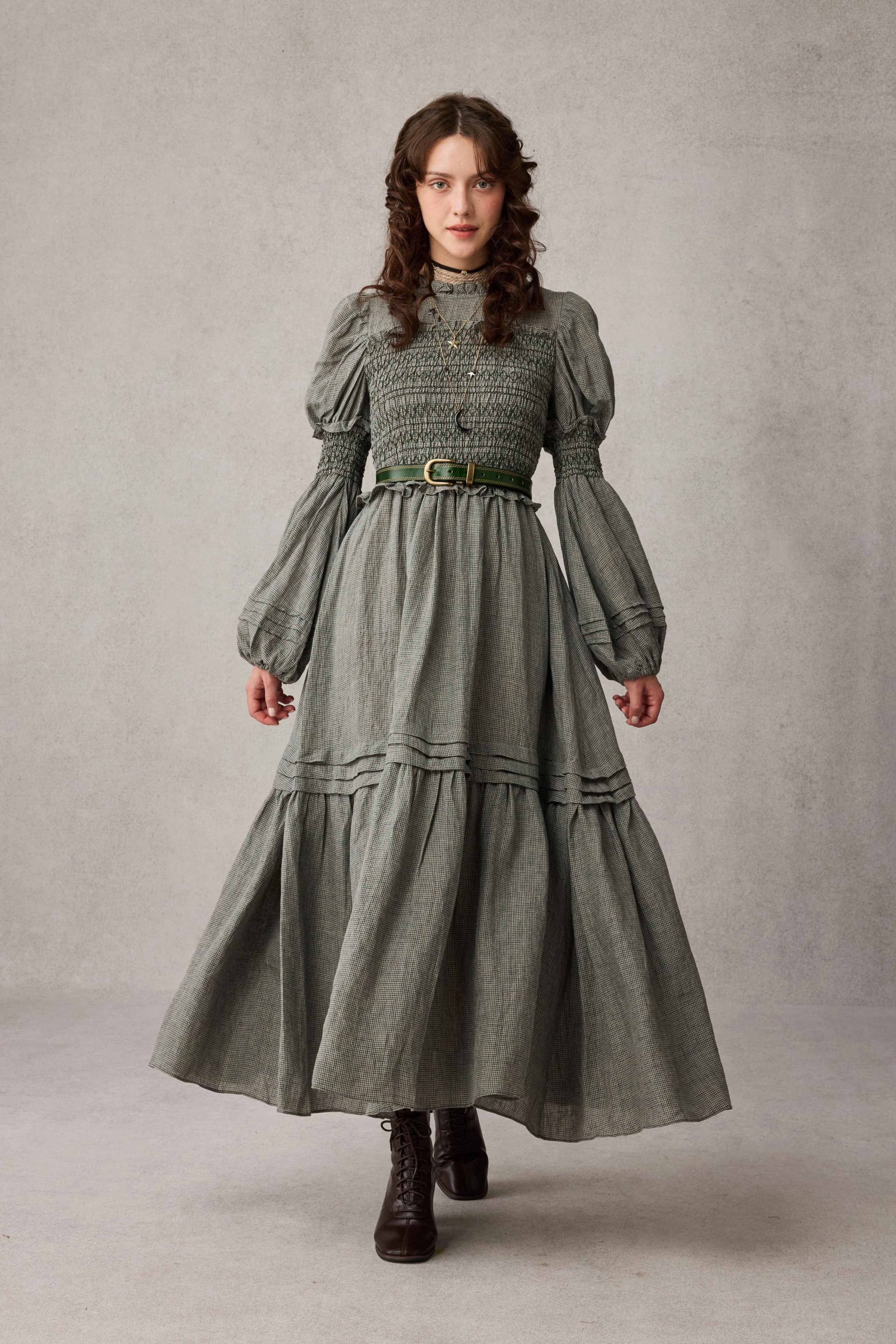 OversizedSilhouette Jane 33 |Edward Smocking Linen Dress Chemise