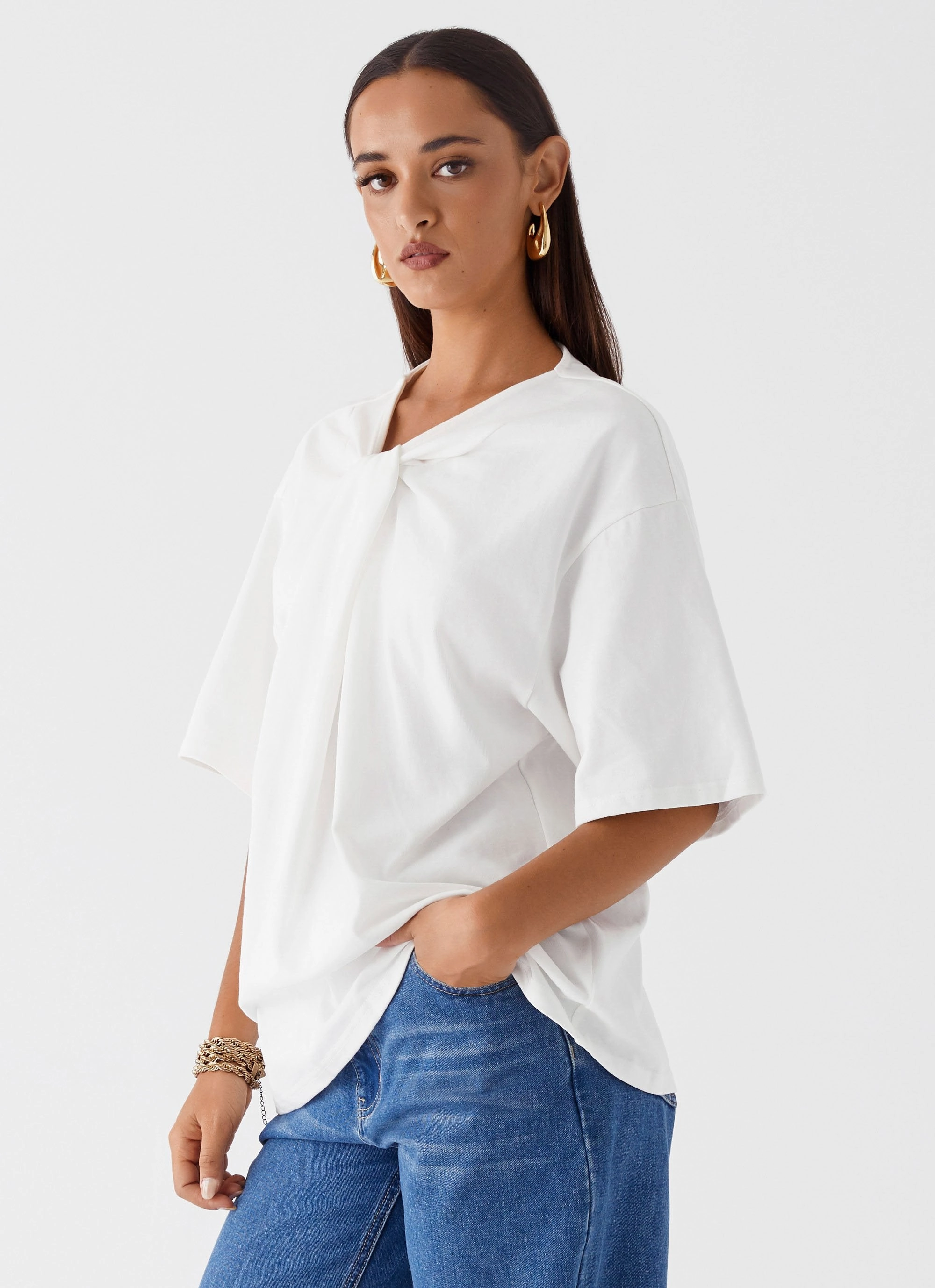 Orena Twist T-Shirt - White MultiFunctionalDesign