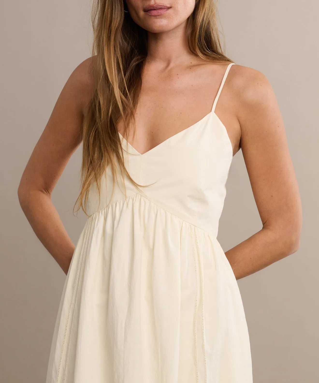 Peninsula Dress Matte-Lining Side-Pocket