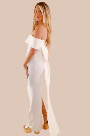 Exudes Glam Maxi Dress-White Flattering Look Fit Sporty-Look