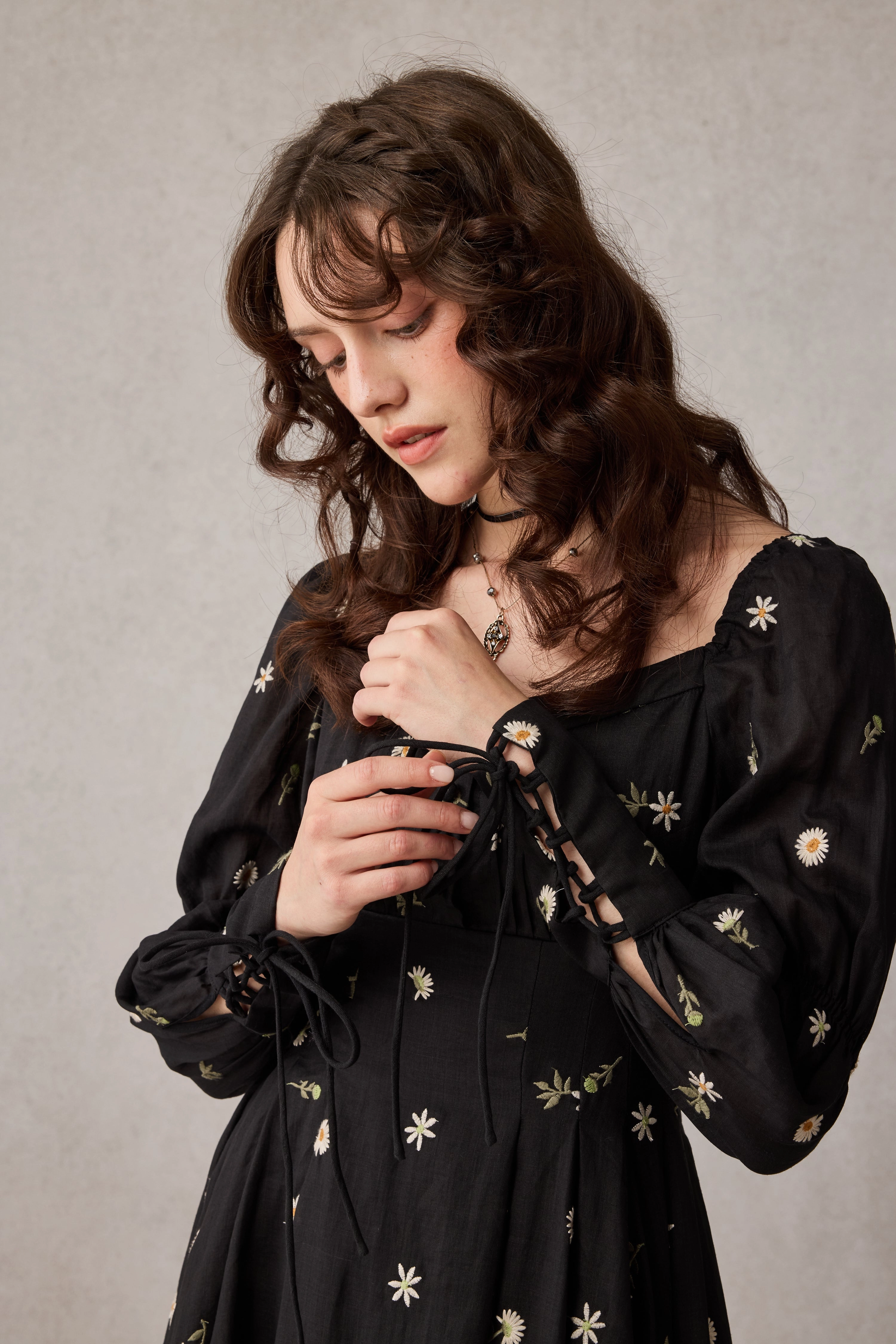 Phoenix 24 | Embroidery Daisy Linen Dress AbrasionResistantFabric