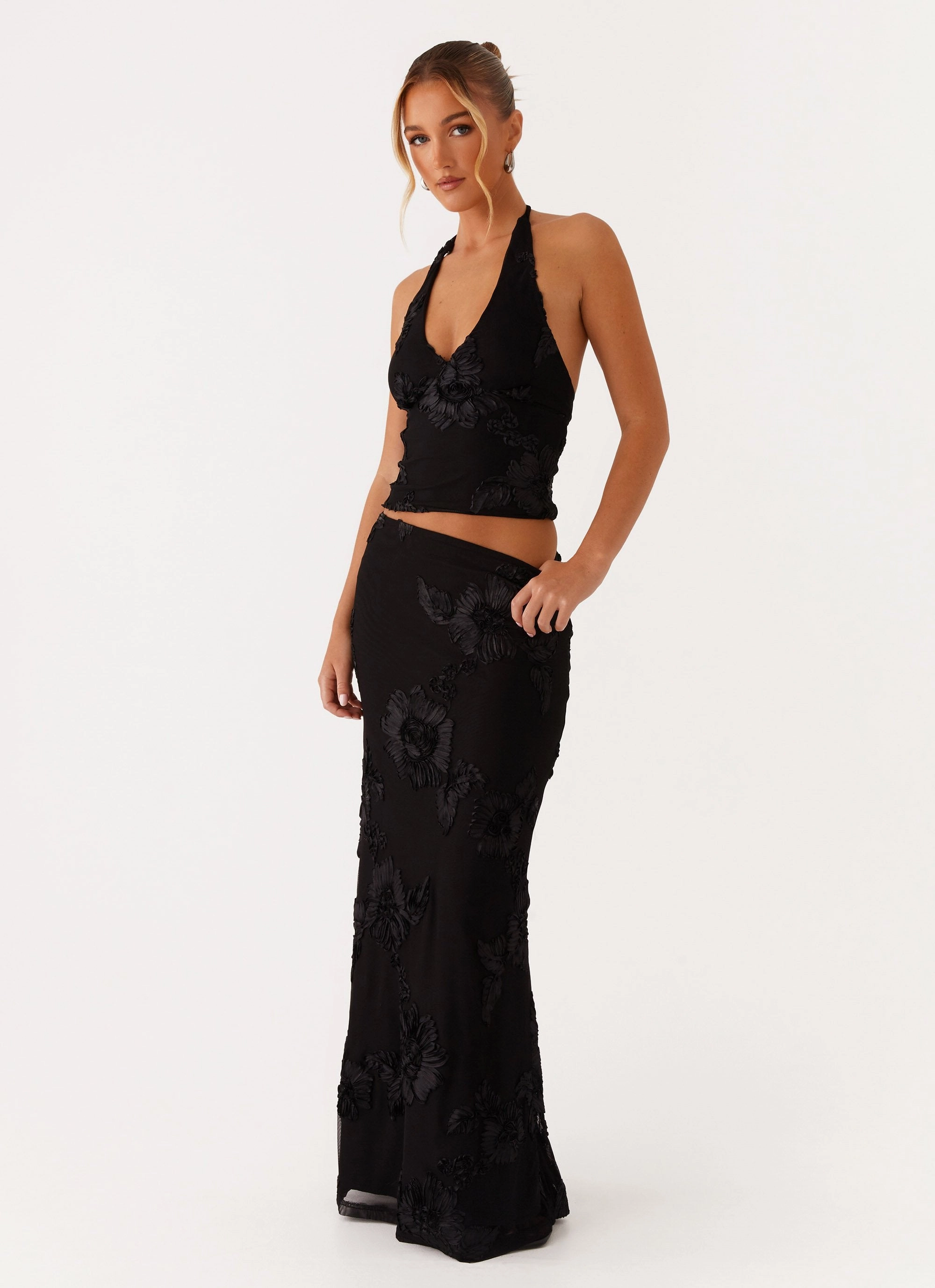 clean design Versatile Wear Radiate Maxi Skirt - Black