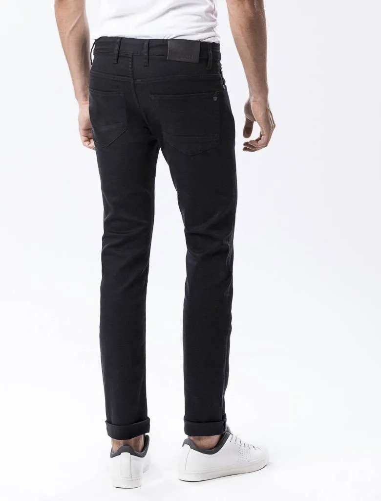 RAY Tapered Fit Jeans stay black